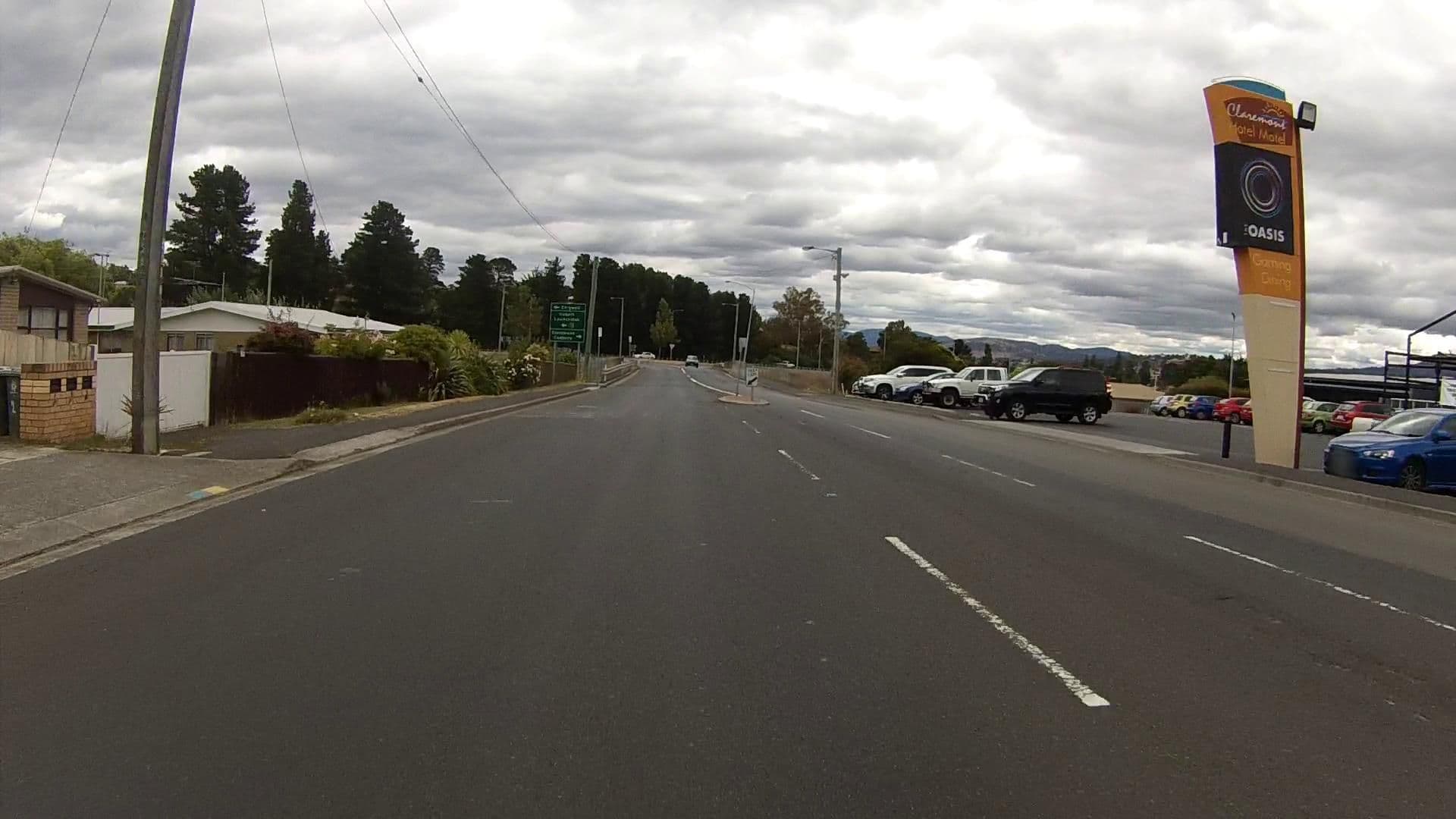 Street view near Claremont Hotel Motel, Chigwell — © tastrax (CC BY-SA · Mapillary)