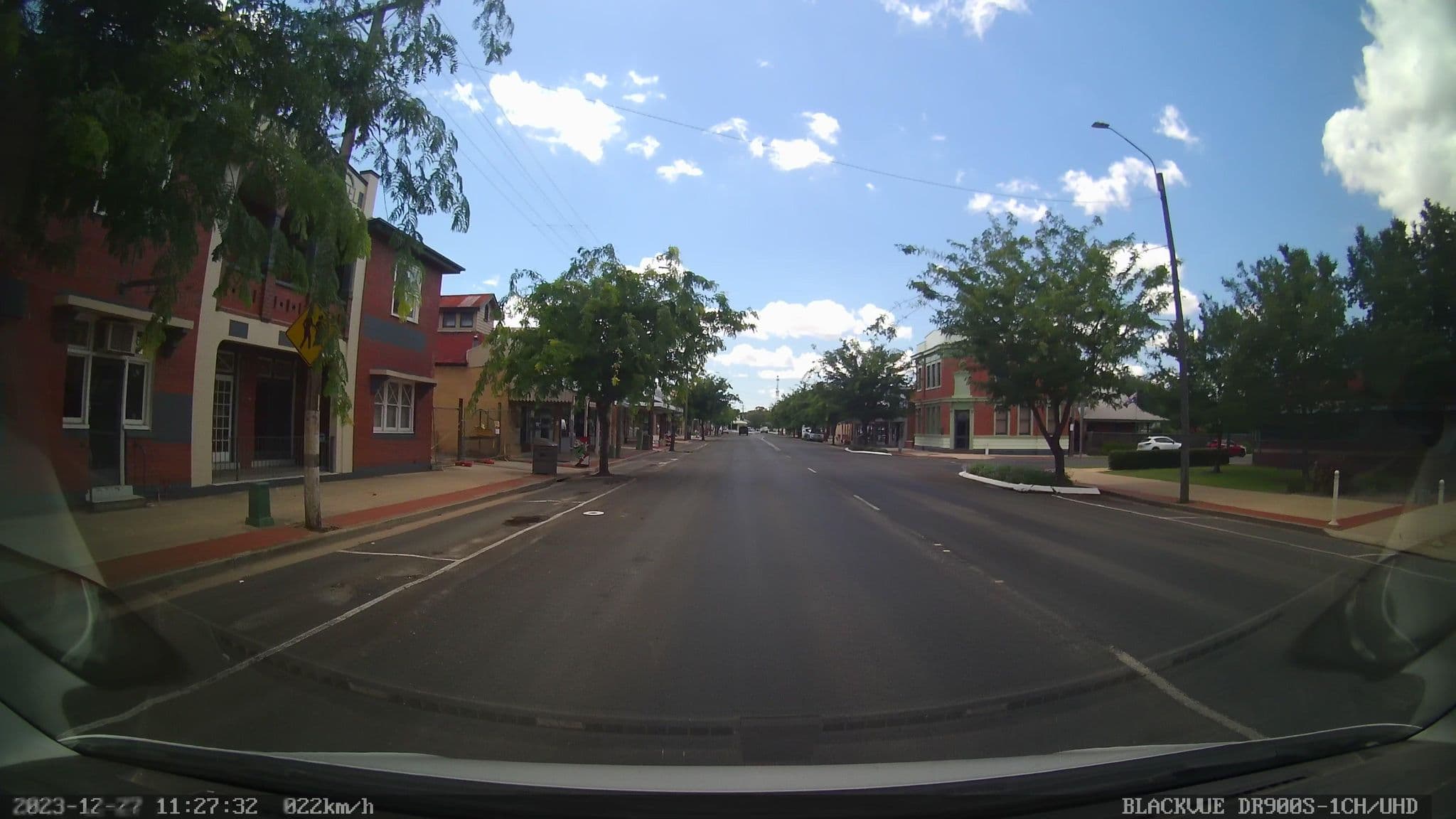 Street view near Momalong Hotel, Berrigan — © bob3bob3 (CC BY-SA · Mapillary)