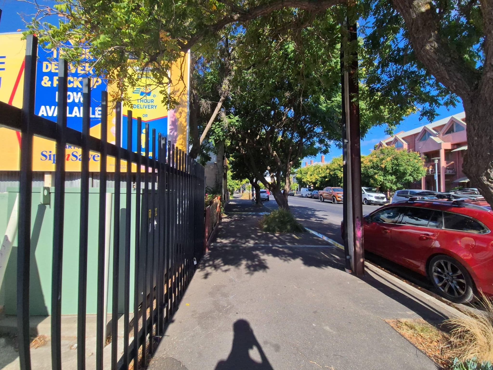 Street view near Sip'n Save - Elephant & Castle Hotel, Adelaide — © 889248032621297 (CC BY-SA · Mapillary)