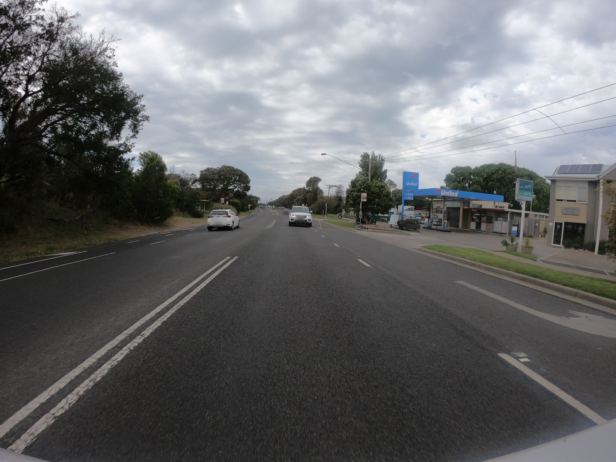 Street view near Moody's Motel, Blairgowrie — © eneerhut (CC BY-SA · Mapillary)