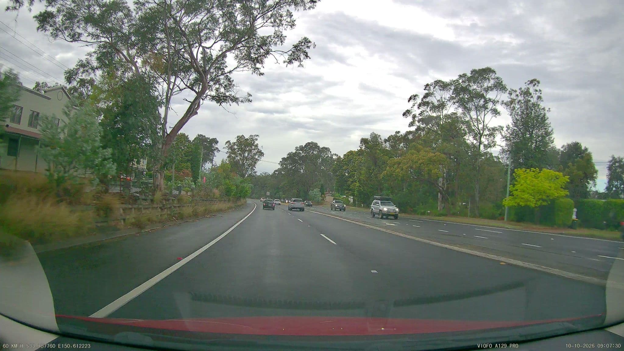 Street view near Lapstone Hotel, Glenbrook — © radiotrefoil (CC BY-SA · Mapillary)