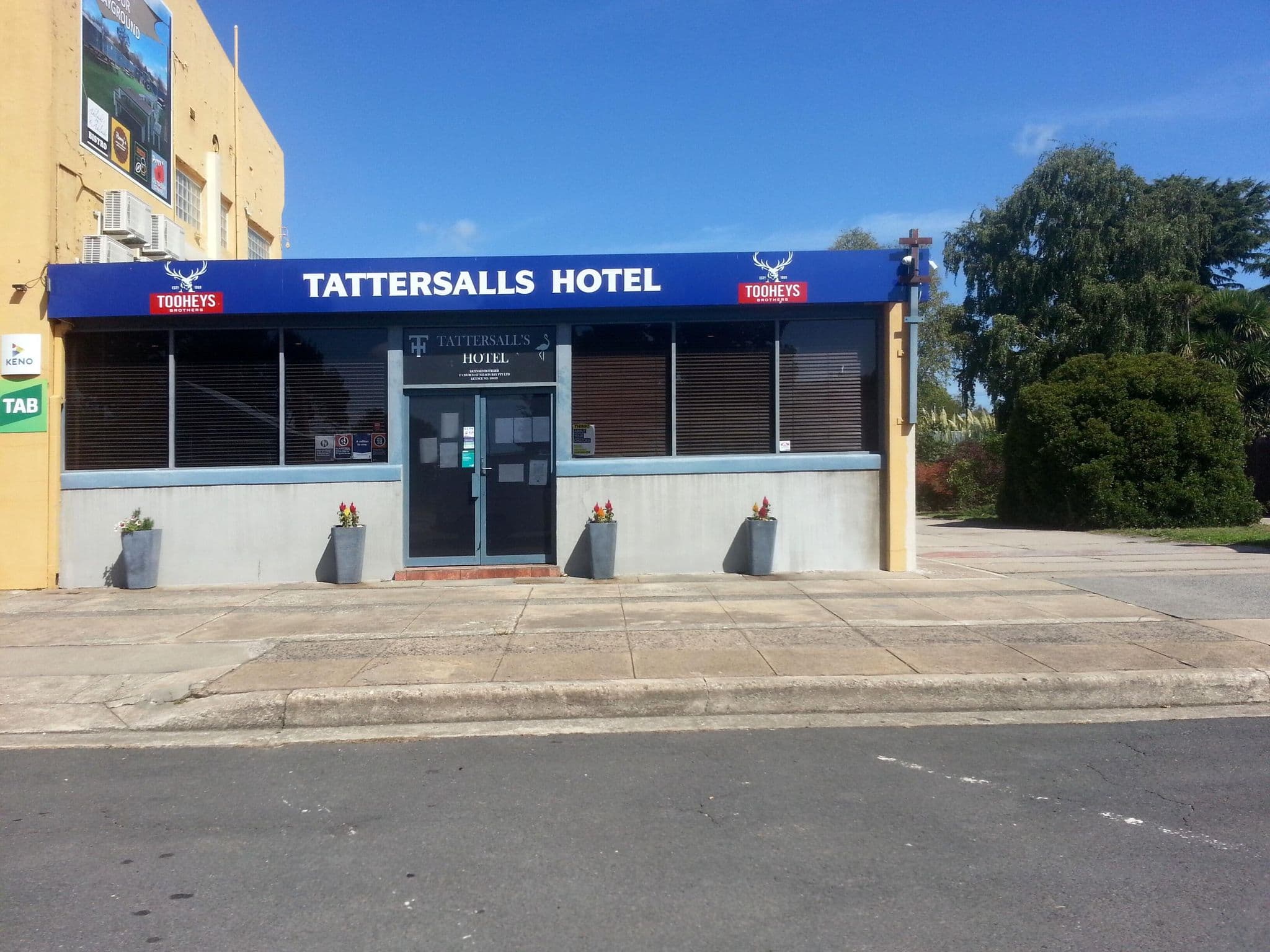 Street view near Bottlemart - Tattersalls Hotel, Blayney — © bob3bob3 (CC BY-SA · Mapillary)