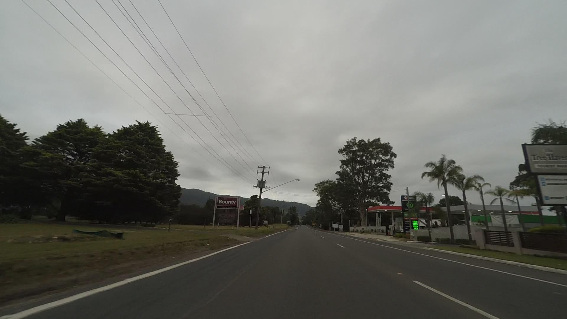 Street view near Treehaven Tourist Park, Bomaderry — © maxim75 (CC BY-SA · Mapillary)