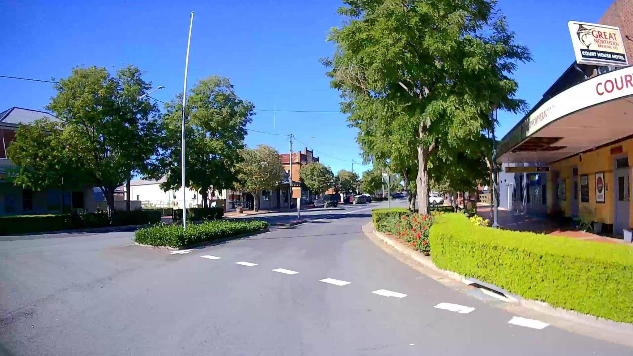 Street view near Courthouse Hotel Boorowa - Double Room with Shared Bathroom, Boorowa — © bob3bob3 (CC BY-SA · Mapillary)