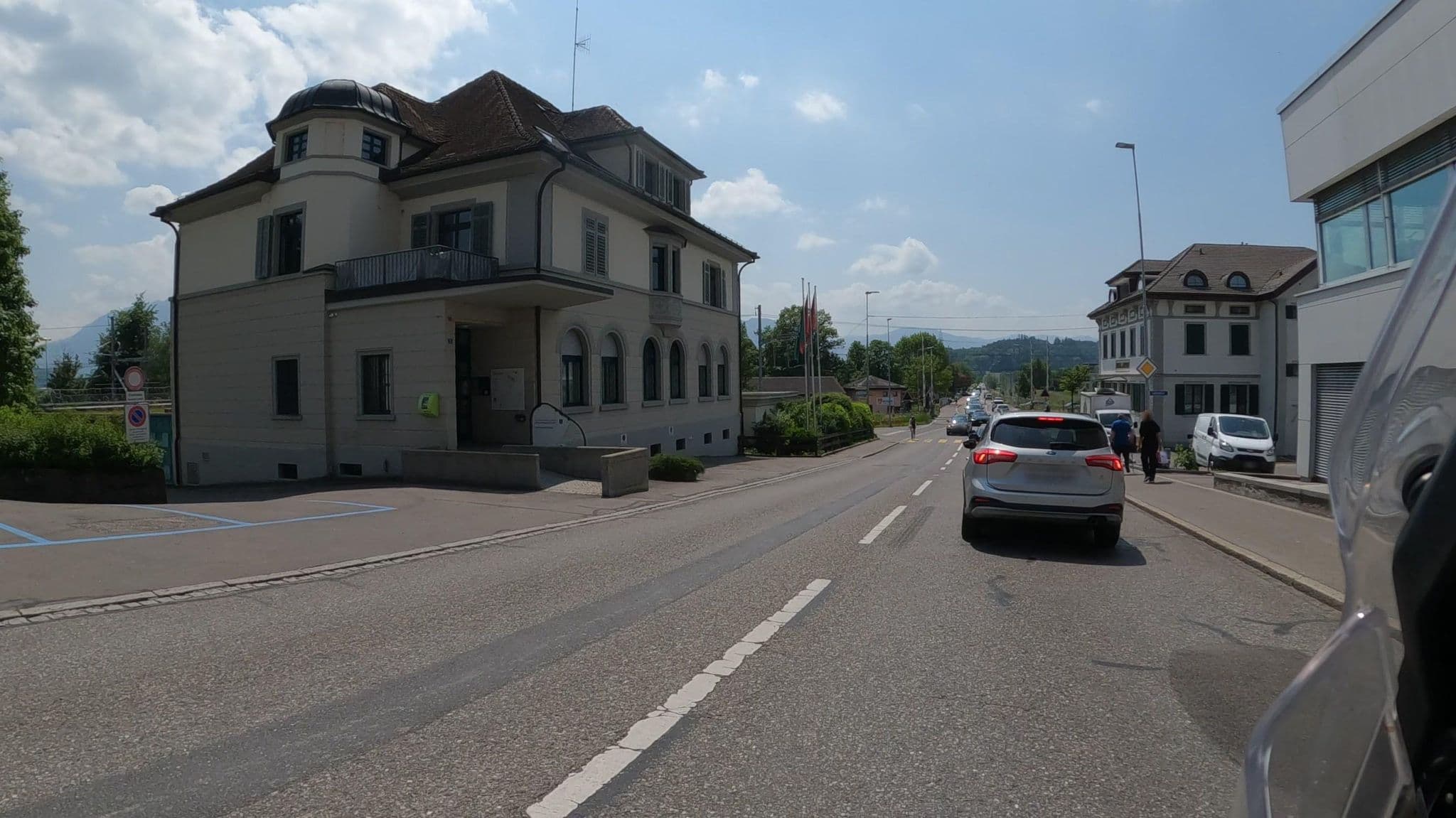 Street view near Hotel Ochsen, Uznach — © crami (CC BY-SA · Mapillary)