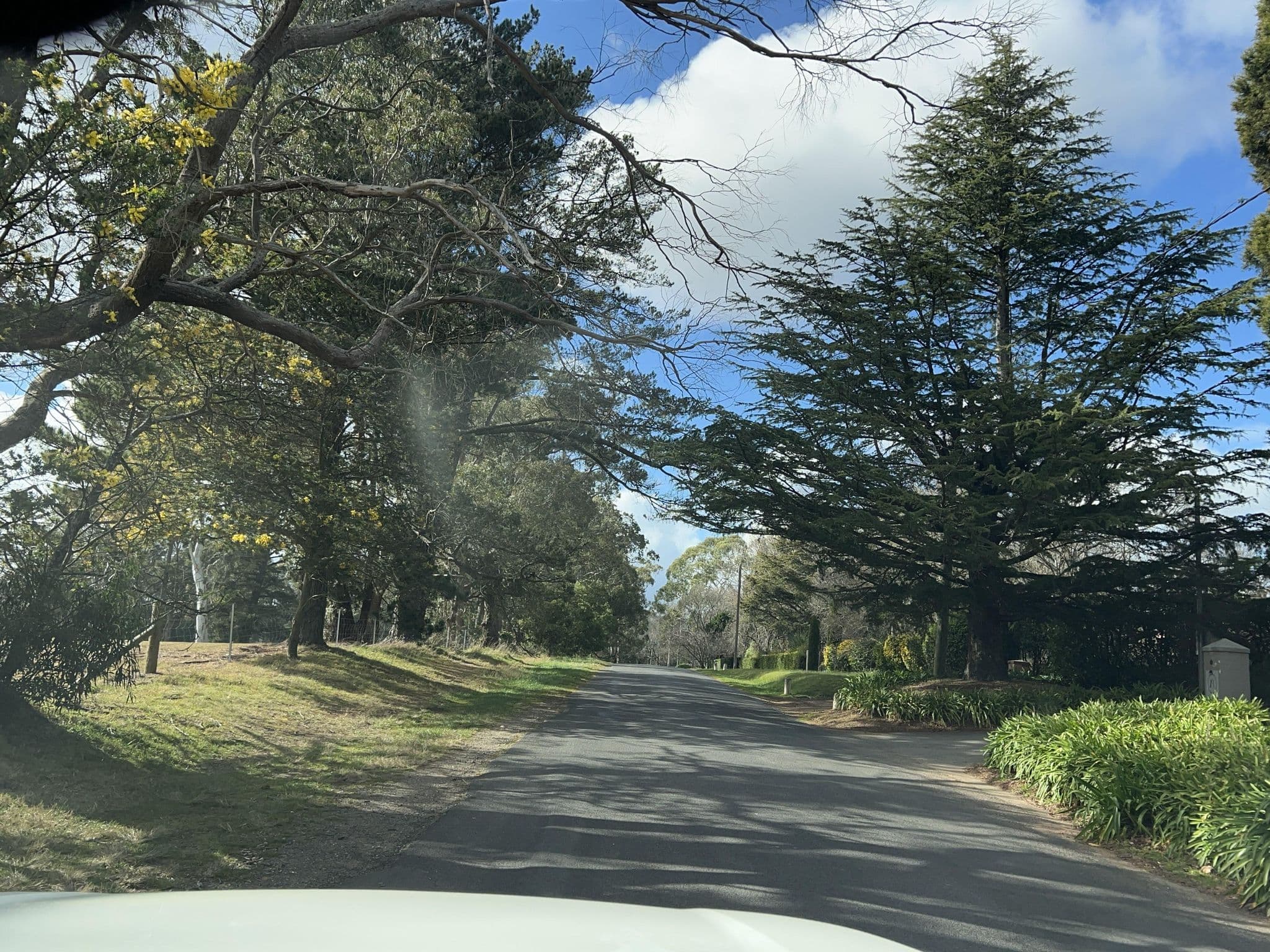 Street view near Links House Hotel Bowral, Burradoo — © jlstudio (CC BY-SA · Mapillary)