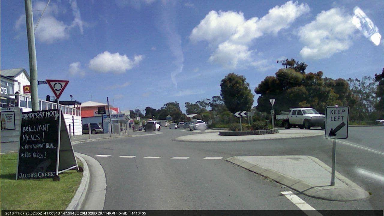 Street view near Bridport Hotel, Bridport — © bob3bob3 (CC BY-SA · Mapillary)