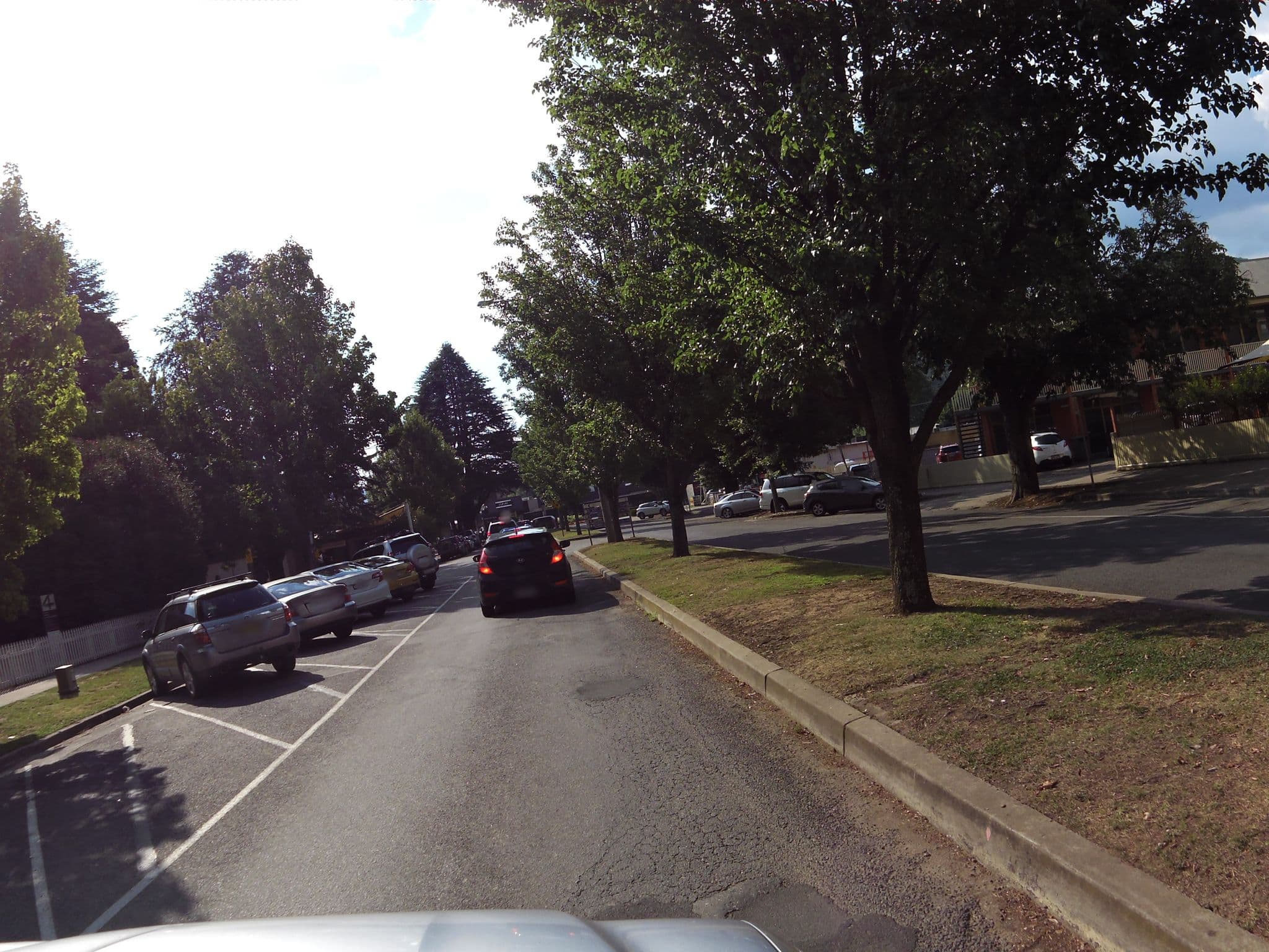 Street view near Alpine Hotel Bright, Bright — © skillsy (CC BY-SA · Mapillary)