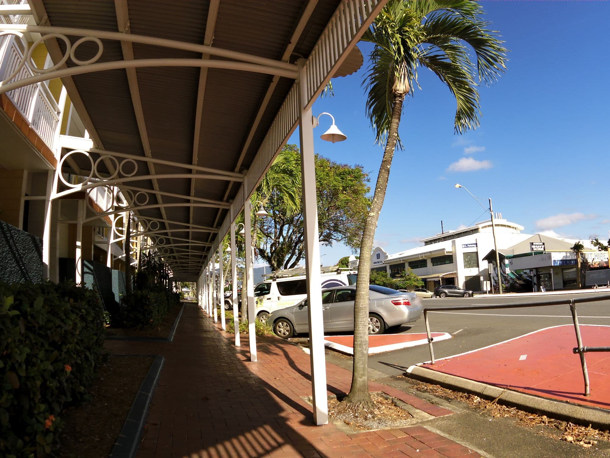 Street view near Mercure Cairns, Cairns City — © skillsy (CC BY-SA · Mapillary)