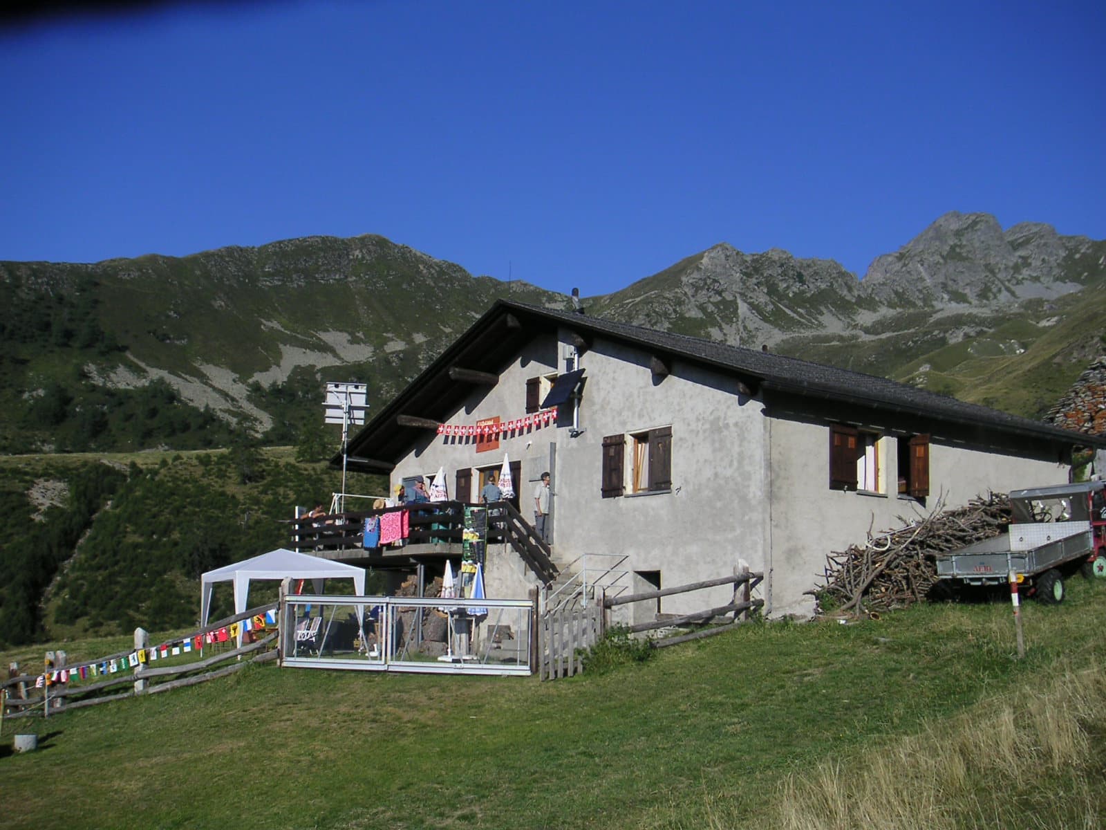 Capanna Piandios (via Wikimedia Commons, CC BY-SA 4.0)