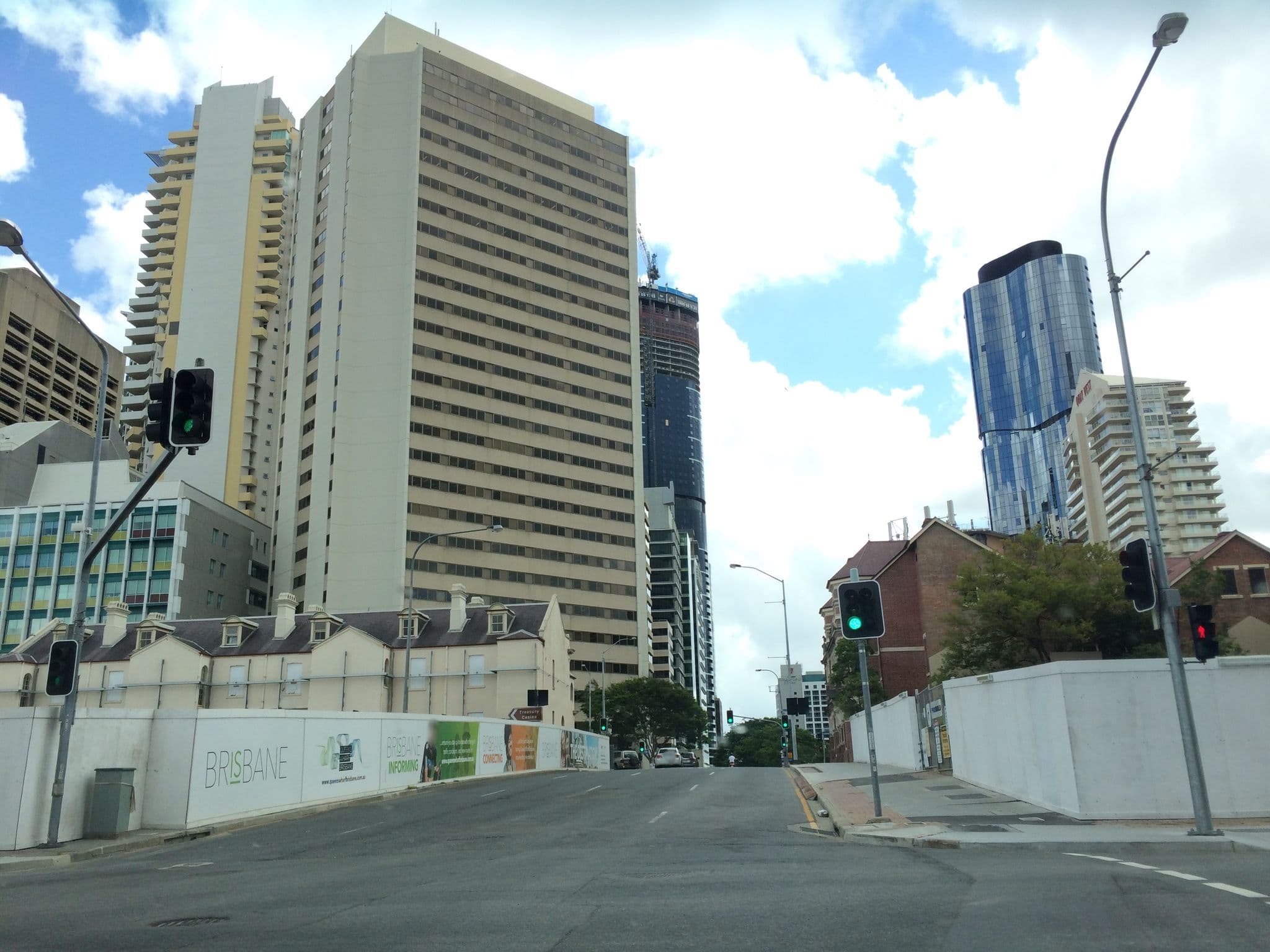 Street view near Avani Living Queen's Wharf Residences, Brisbane central business district — © hoylen (CC BY-SA · Mapillary)