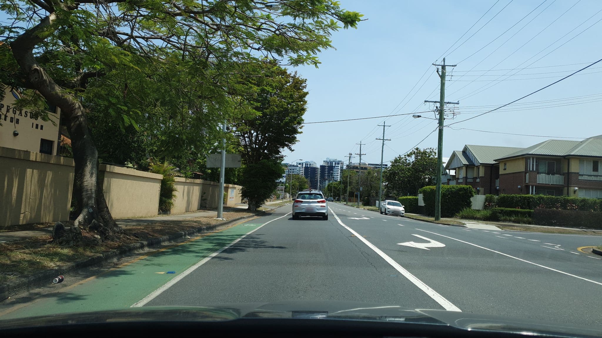 Street view near Pegasus Motor Inn & Serviced Apartments, Ascot — © hamish (CC BY-SA · Mapillary)