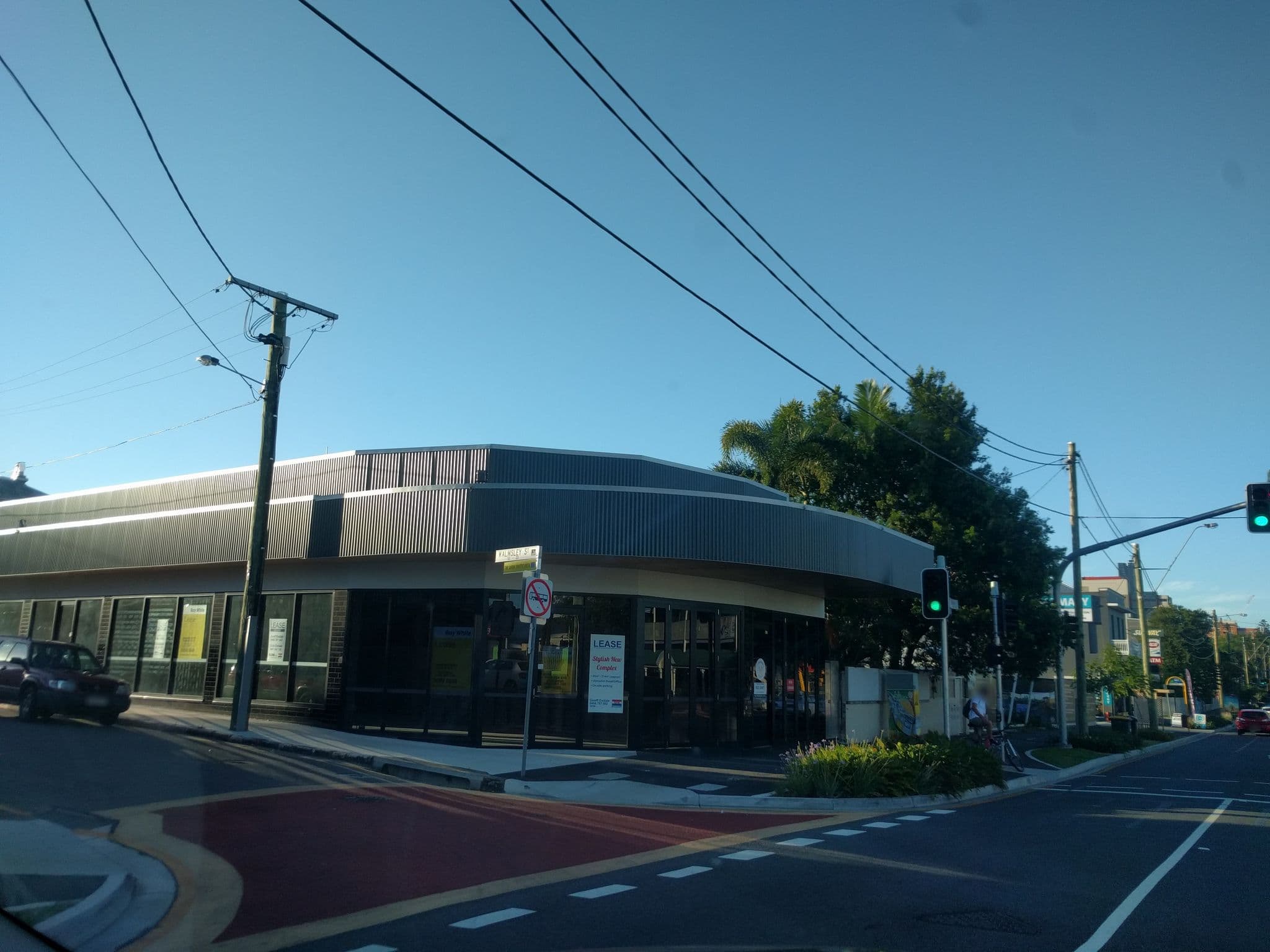 Street view near Southern Cross Motel - Double or Twin Room, Kangaroo Point — © davidbdean (CC BY-SA · Mapillary)