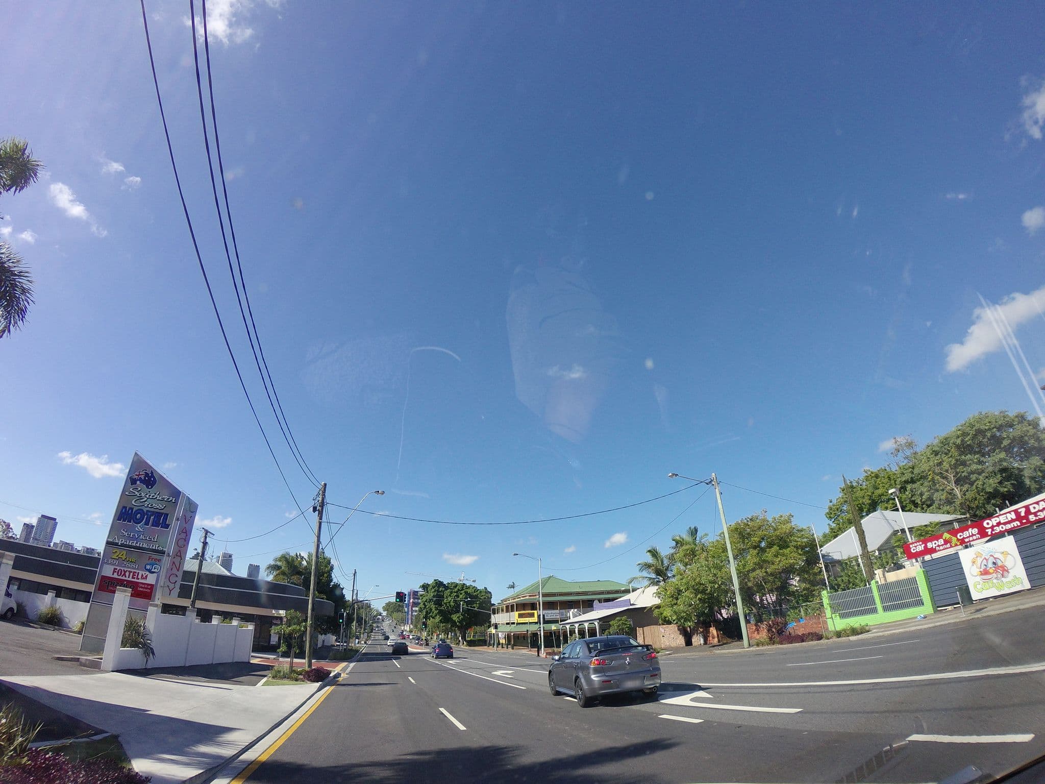 Street view near Southern Cross Motel - Standard Queen Room, Kangaroo Point — © kimbalc (CC BY-SA · Mapillary)