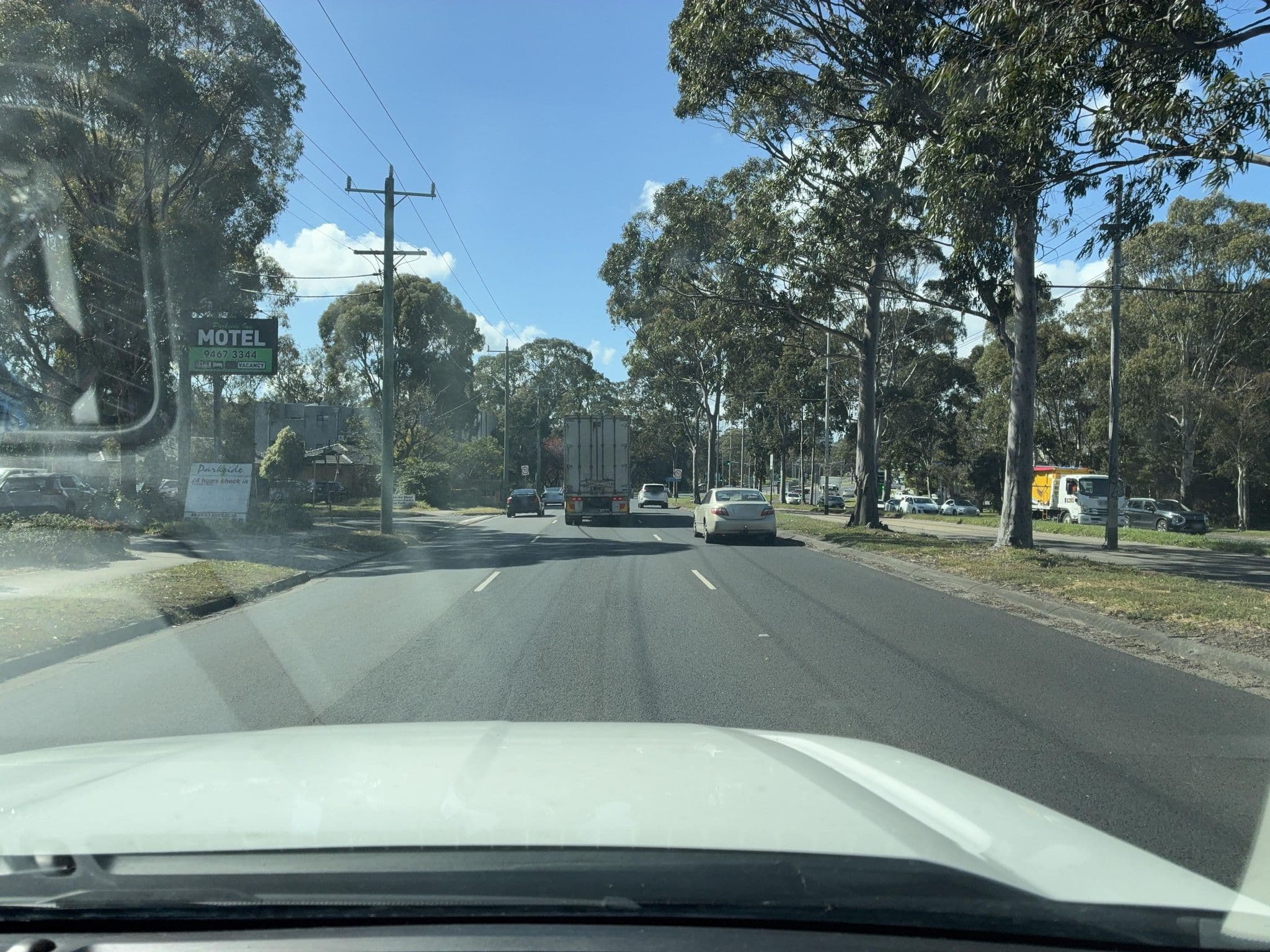 Street view near Parkside Inn Motel & Conference Centre, Kingsbury — © DanXCI (CC BY-SA · Mapillary)