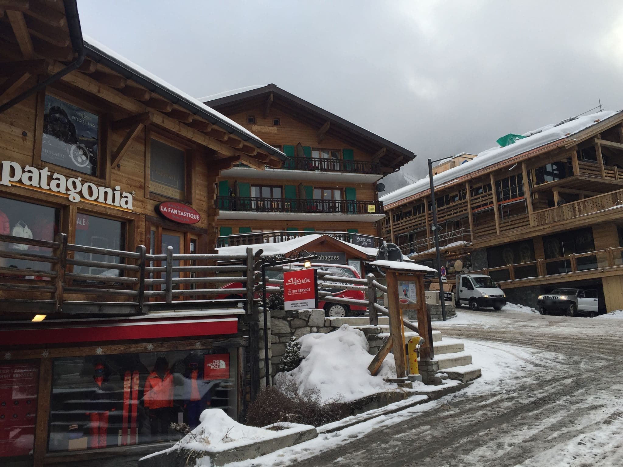 Street view near Les Chamois, Verbier — © jesolem (CC BY-SA · Mapillary)