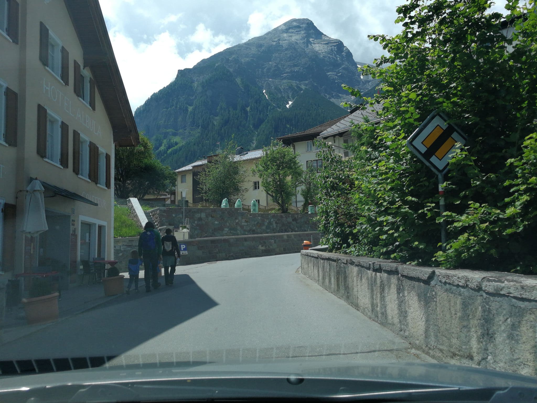 Street view near Hotel Albula, Samedan — © barbe45 (CC BY-SA · Mapillary)