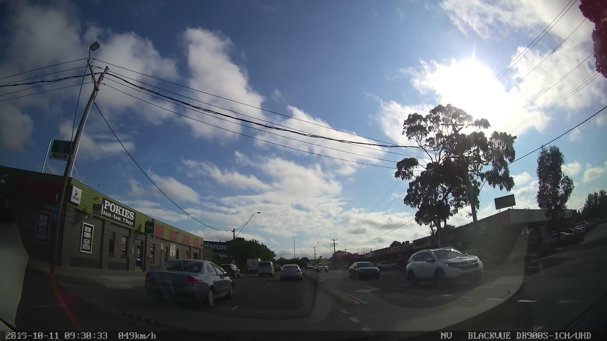 Street view near Epping Hotel, Epping — © eneerhut (CC BY-SA · Mapillary)