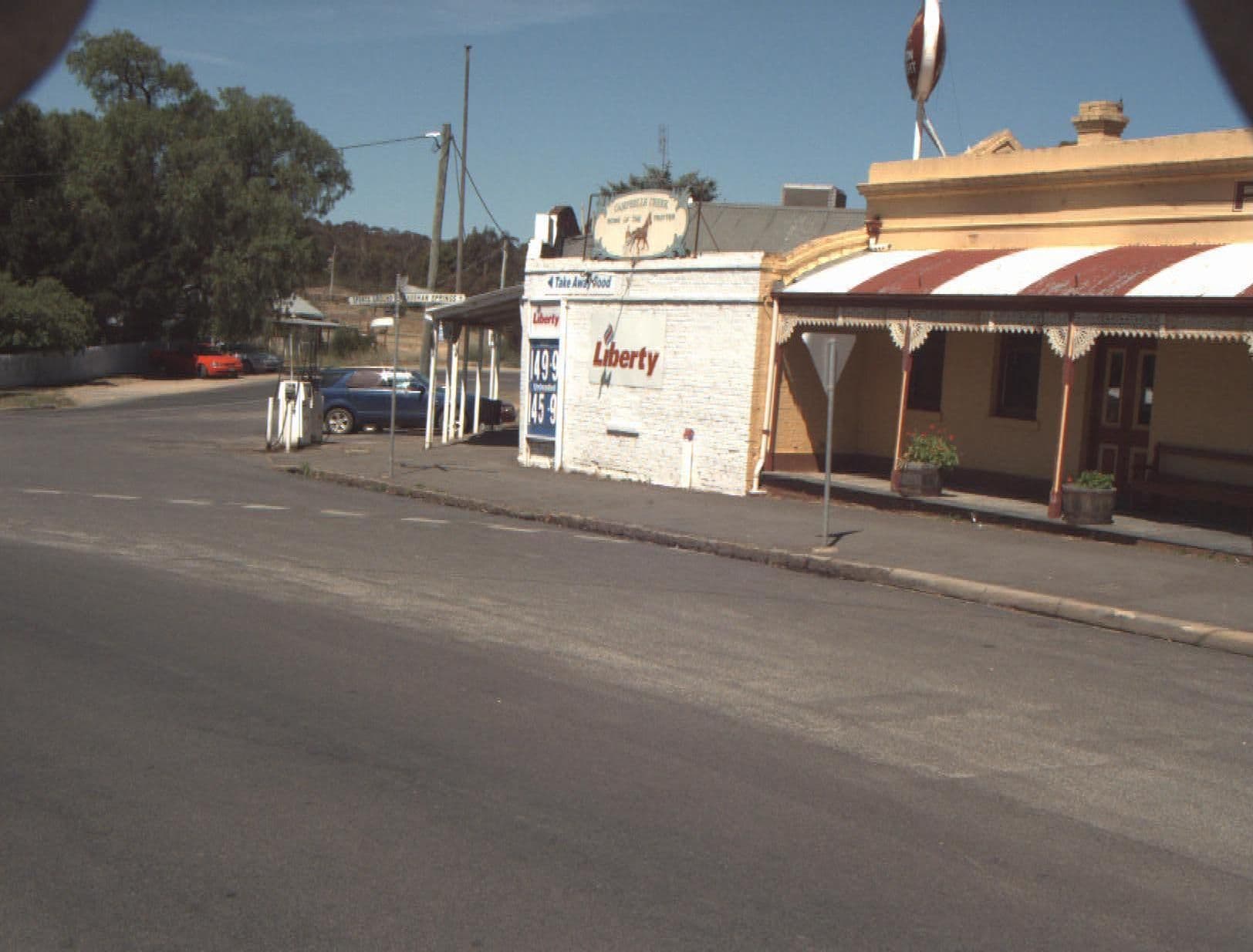 Street view near Five Flags Hotel, Campbells Creek — © vicroads (CC BY-SA · Mapillary)