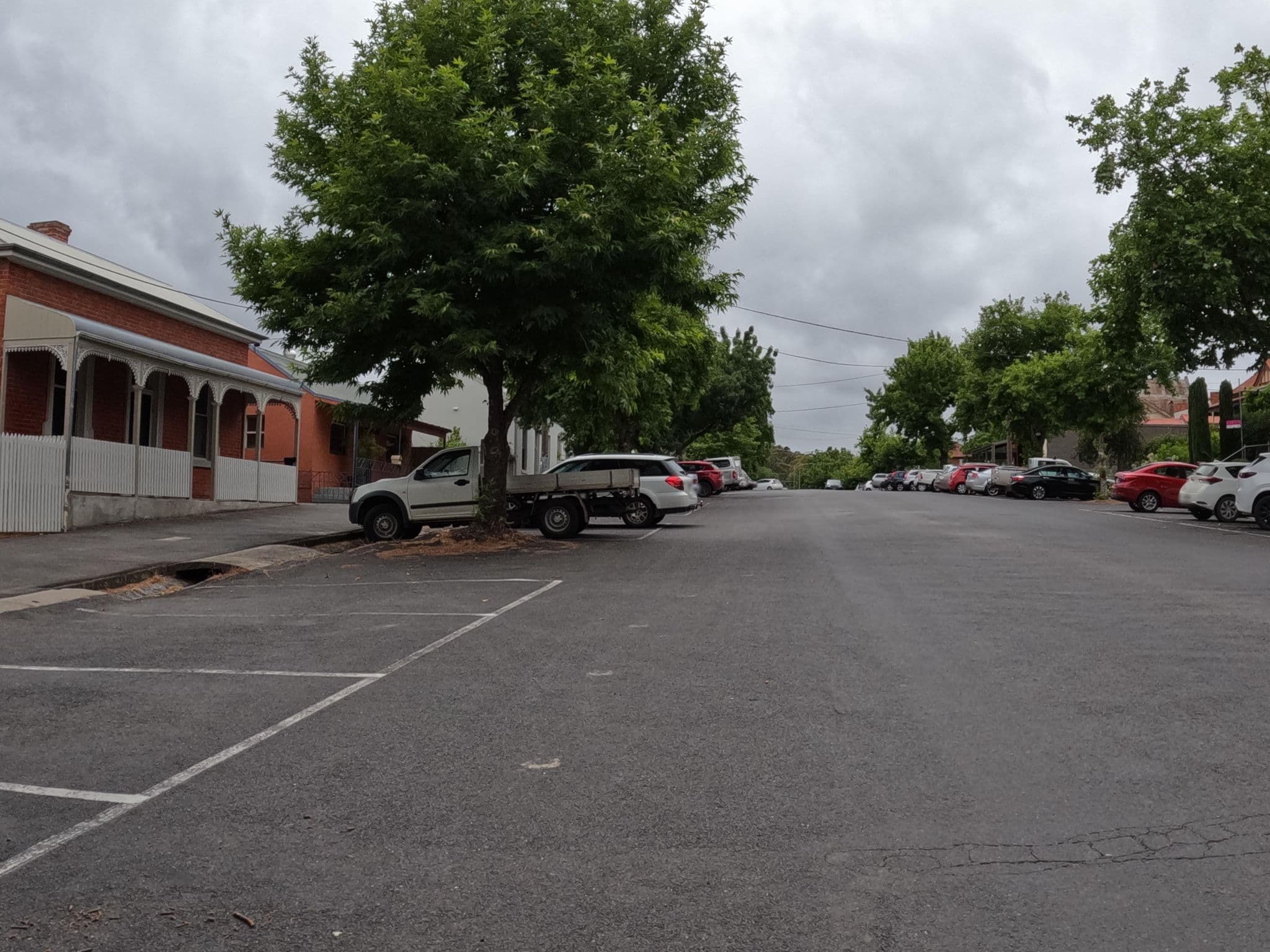 Street view near Midland Hotel, Castlemaine, Castlemaine — © skillsy (CC BY-SA · Mapillary)