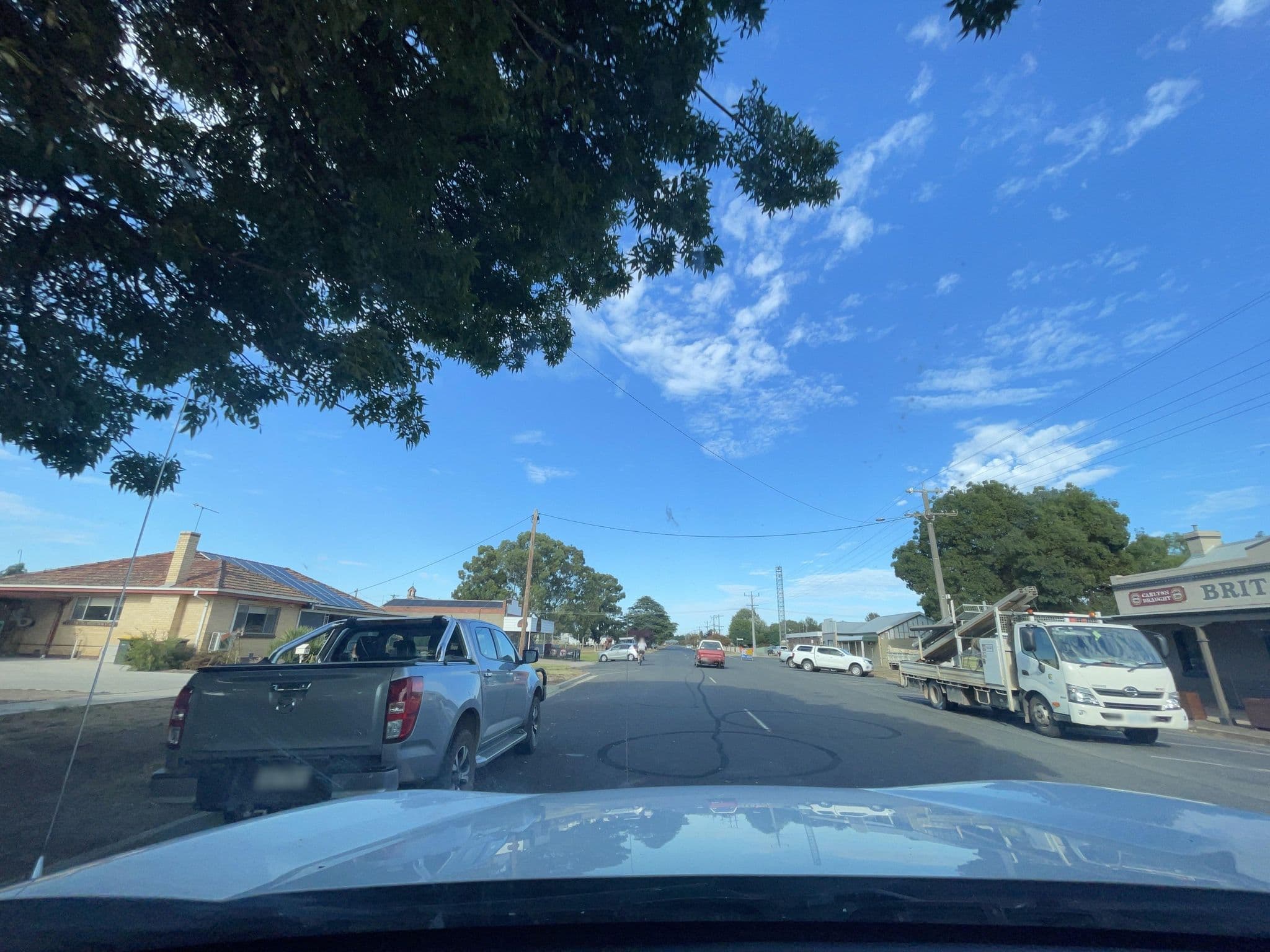 Street view near The Britannia Hotel, Carisbrook — © saurya (CC BY-SA · Mapillary)