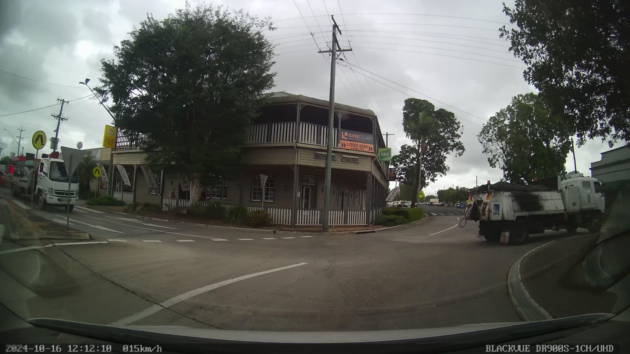 Street view near Hotel Cecil, Casino — © bob3bob3 (CC BY-SA · Mapillary)
