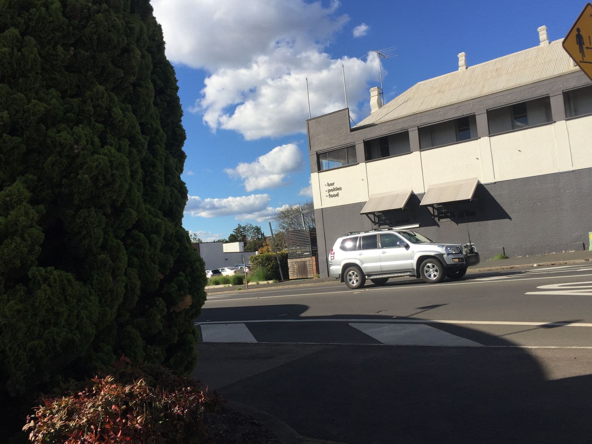 Street view near The Portadown Hotel, Toowoomba — © pbee (CC BY-SA · Mapillary)
