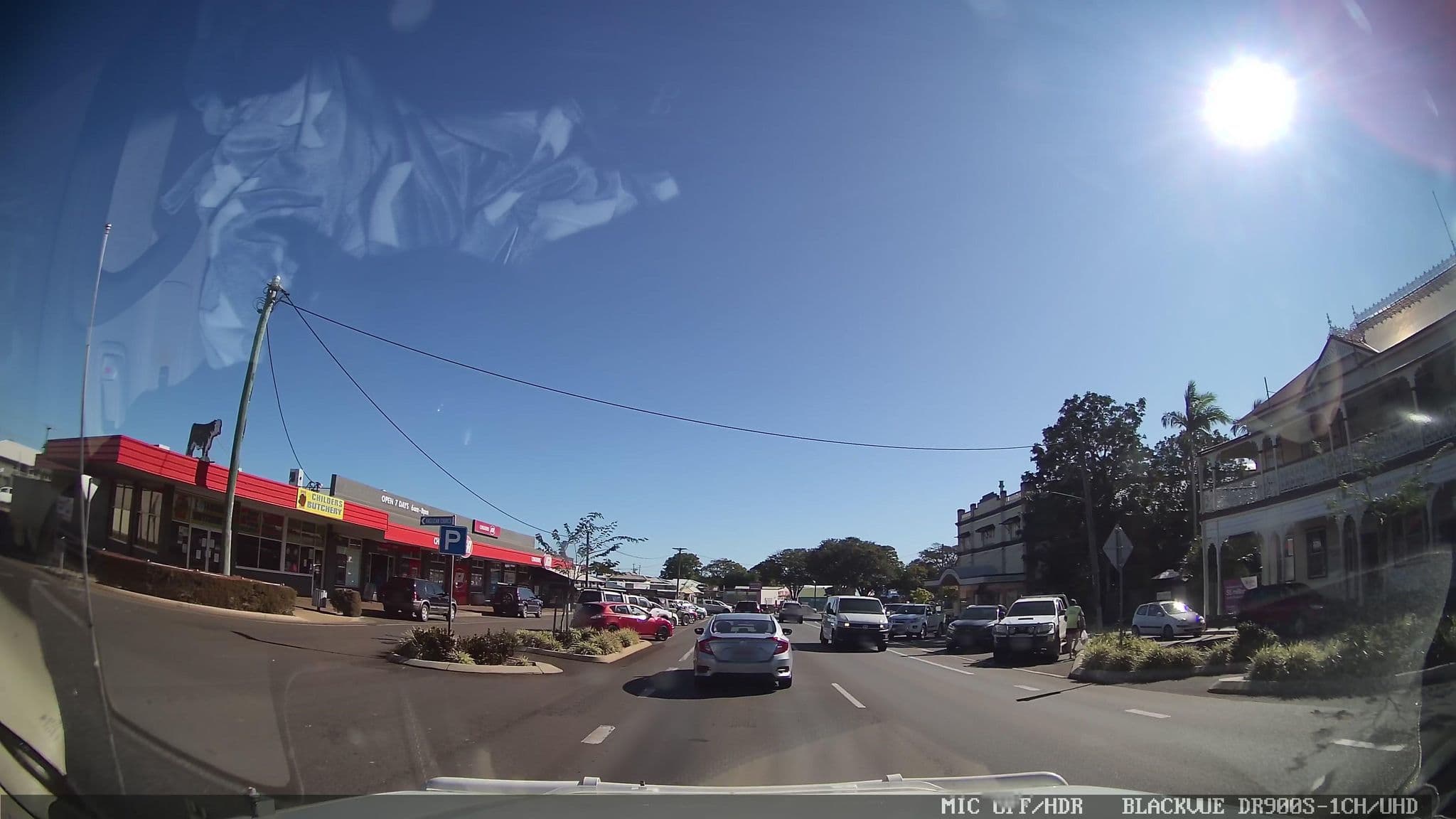 Street view near The Federal Hotel, Childers — © jthnz (CC BY-SA · Mapillary)