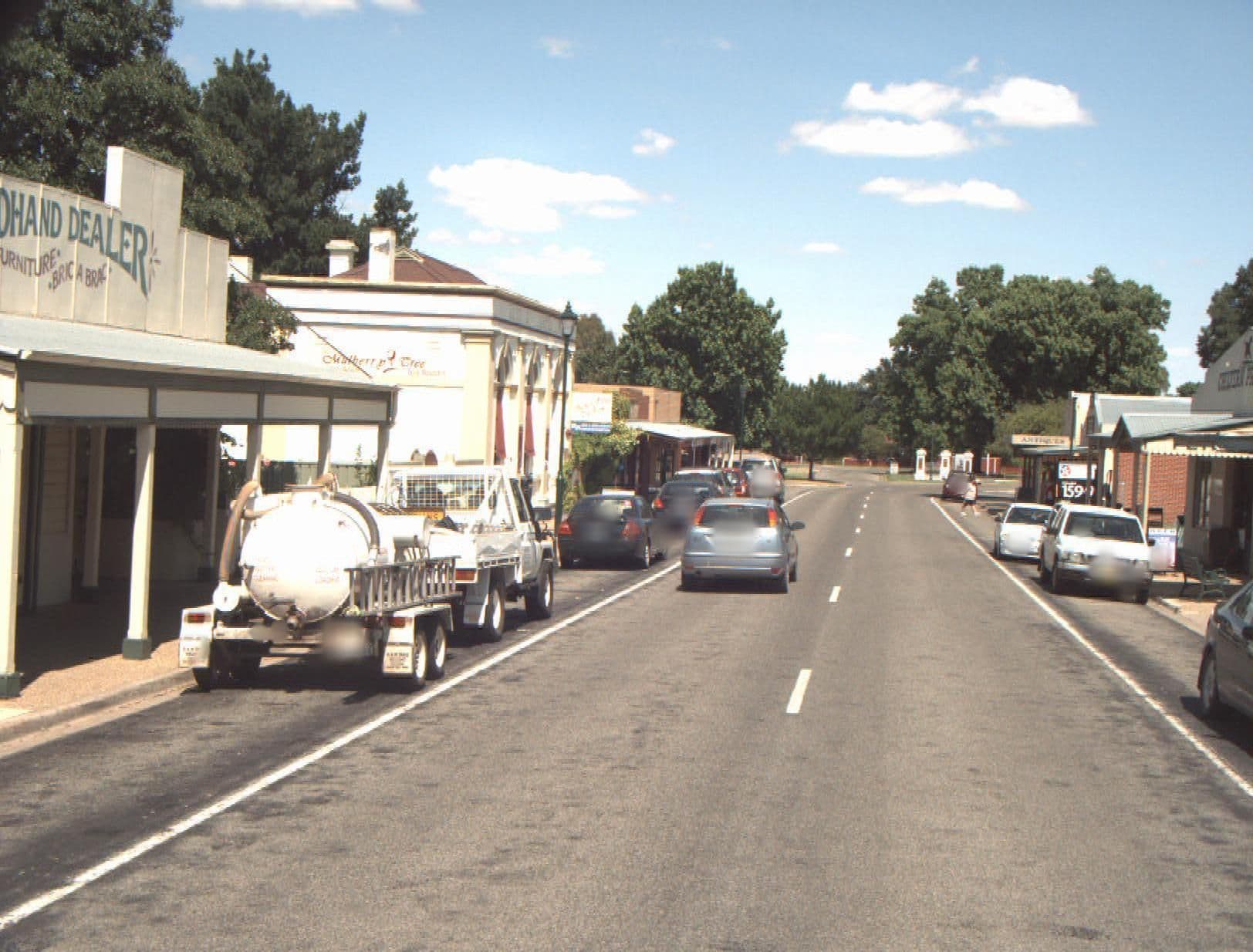 Street view near Telegraph Hotel, Chiltern — © vicroads (CC BY-SA · Mapillary)