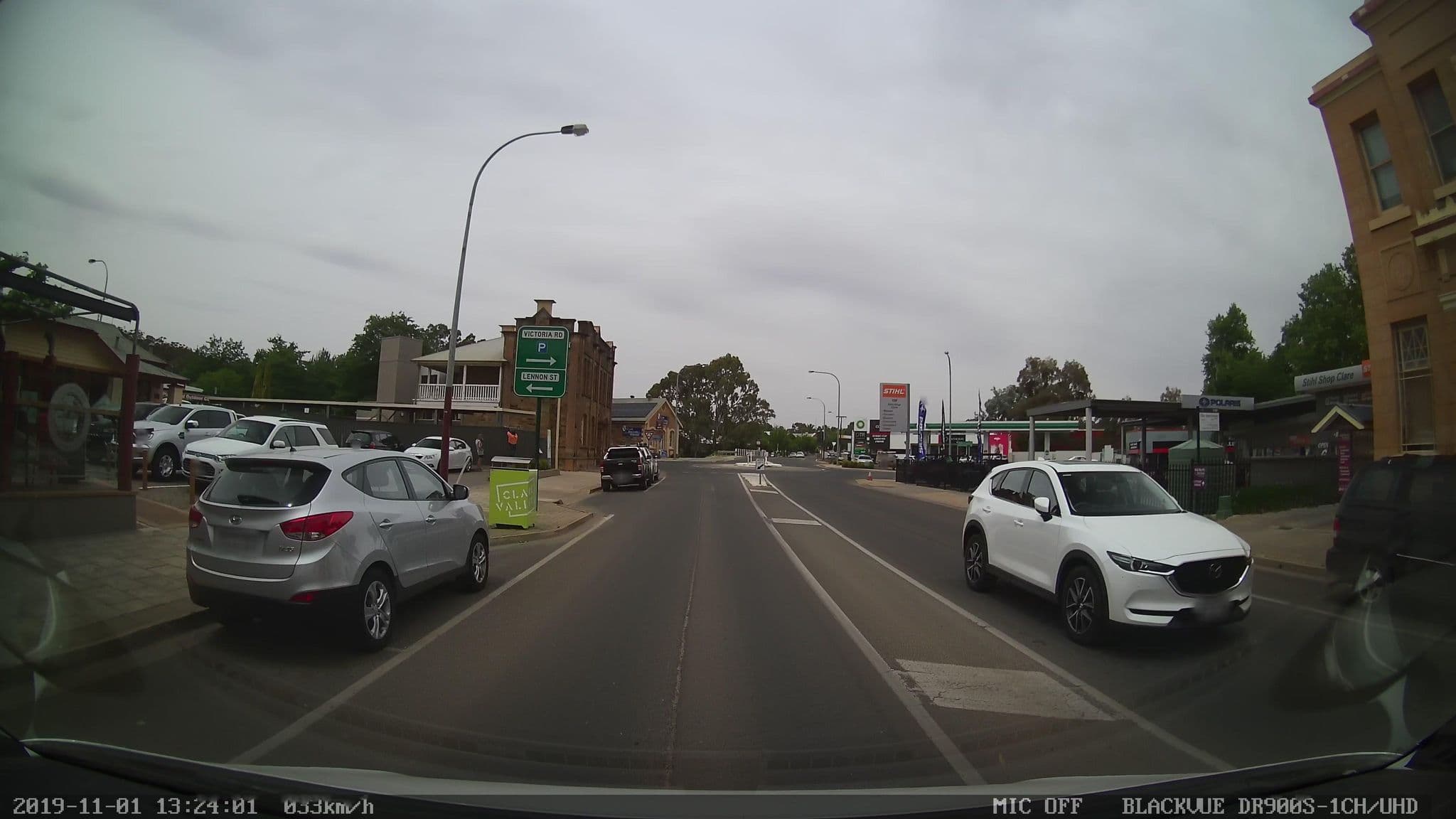 Street view near The Bentleys Hotel, Clare — © bob3bob3 (CC BY-SA · Mapillary)