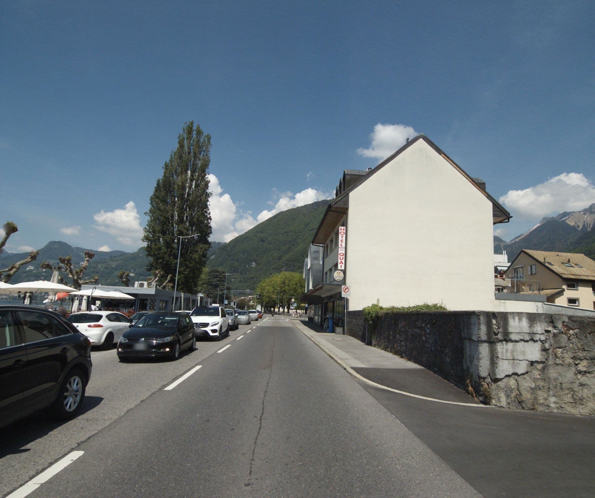 Street view near Hôtel du Quai, Villeneuve — © villeneuve (CC BY-SA · Mapillary)