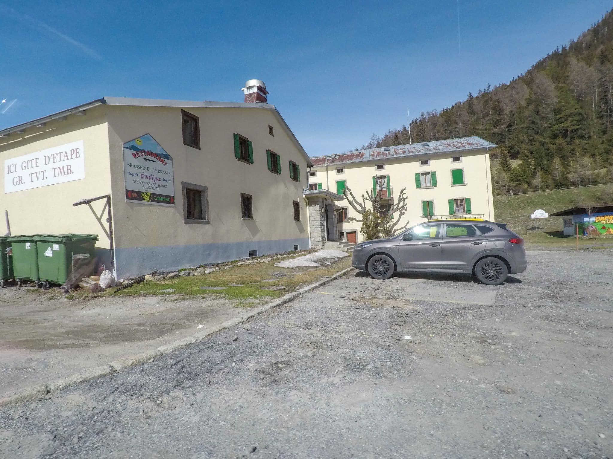 Street view near Hôtel col de la Forclaz, Martigny-Combe — © esario (CC BY-SA · Mapillary)