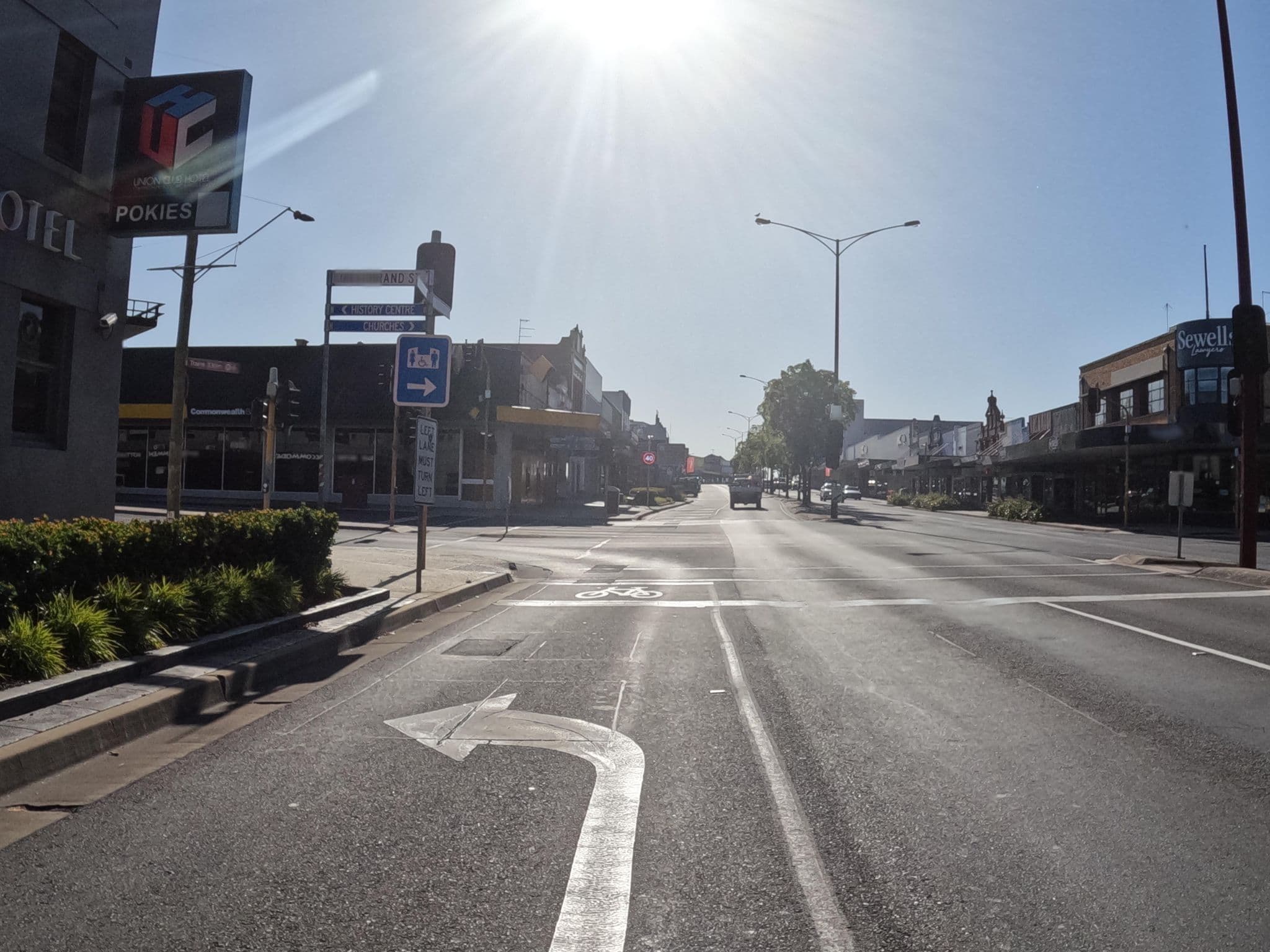 Street view near The Union Club Hotel Colac, Colac — © skillsy (CC BY-SA · Mapillary)