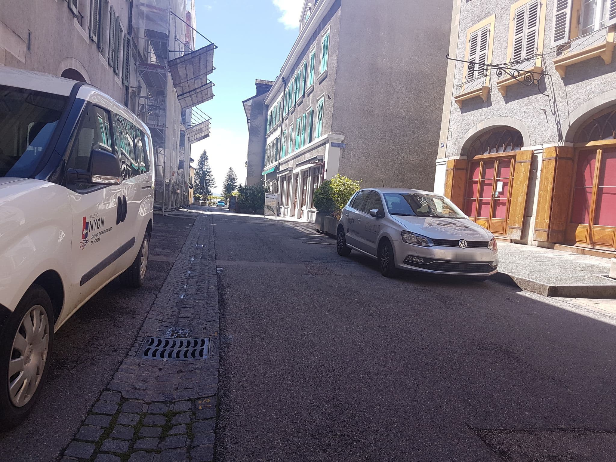 Street view near Hôtel Beau Rivage, Nyon — © changchun1 (CC BY-SA · Mapillary)
