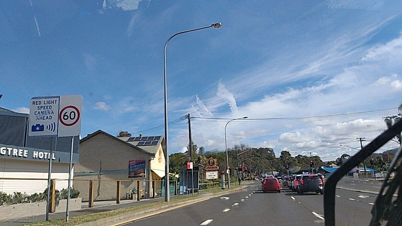 Street view near Figtree Hotel, Mangerton — © ozflor (CC BY-SA · Mapillary)