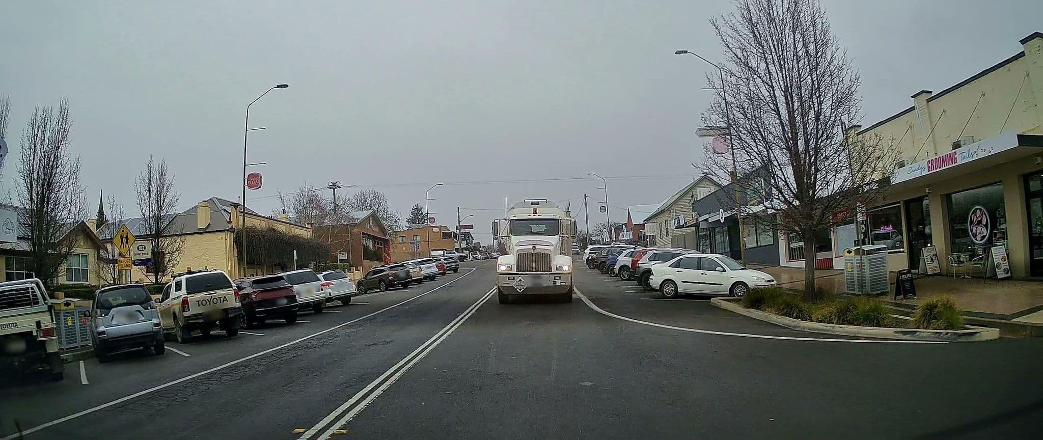Street view near Alpine Hotel, Cooma — © maxim752 (CC BY-SA · Mapillary)