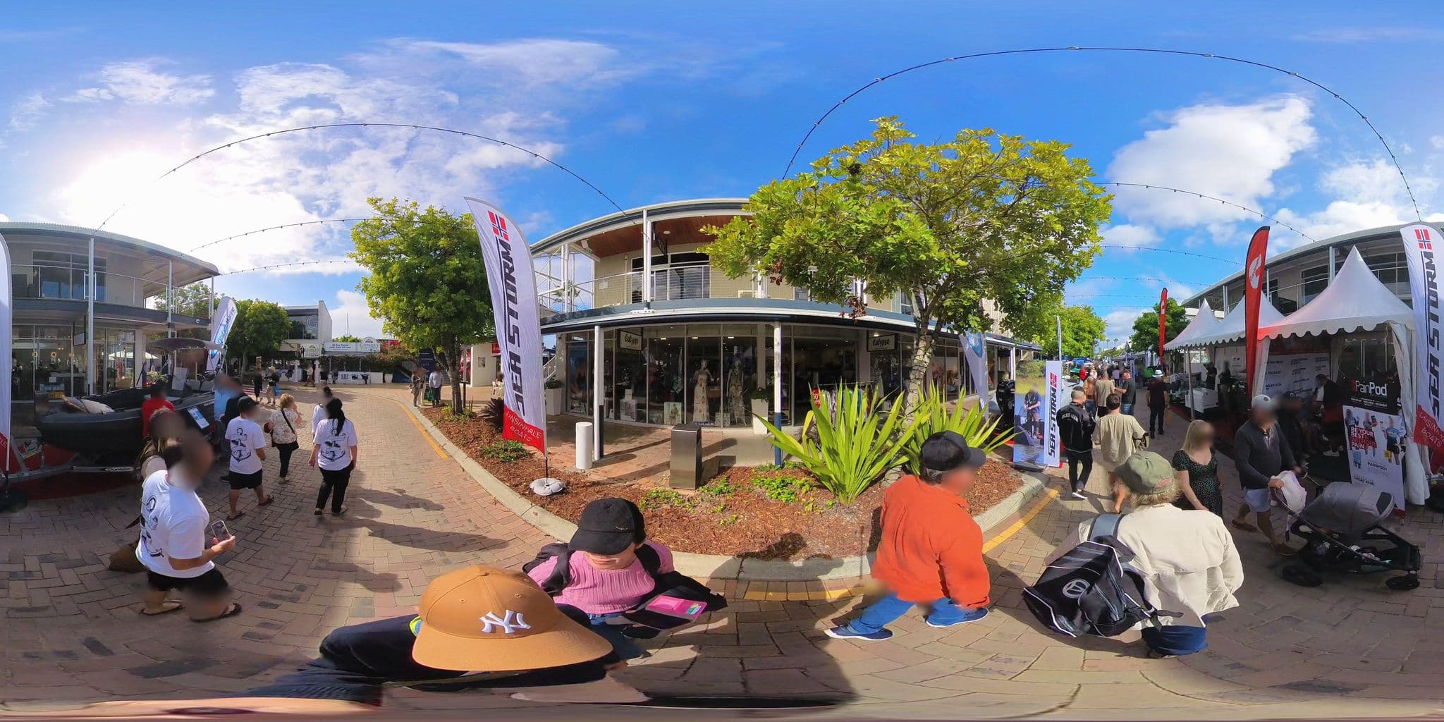 Street view near Hotel Interiors, Hope Island — © BlackSwanMapping (CC BY-SA · Mapillary)