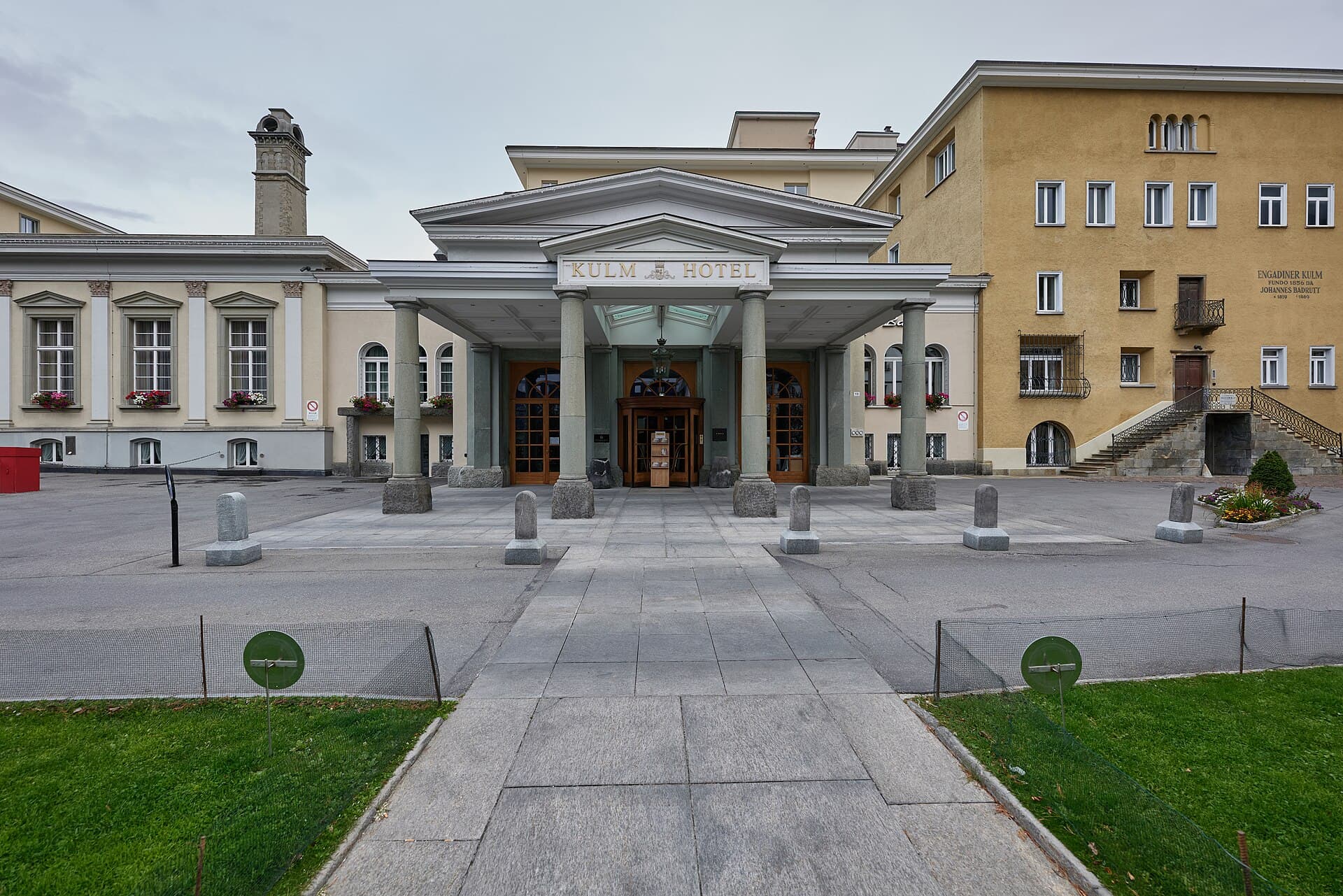 Kulm Hotel (via Wikimedia Commons, CC0)