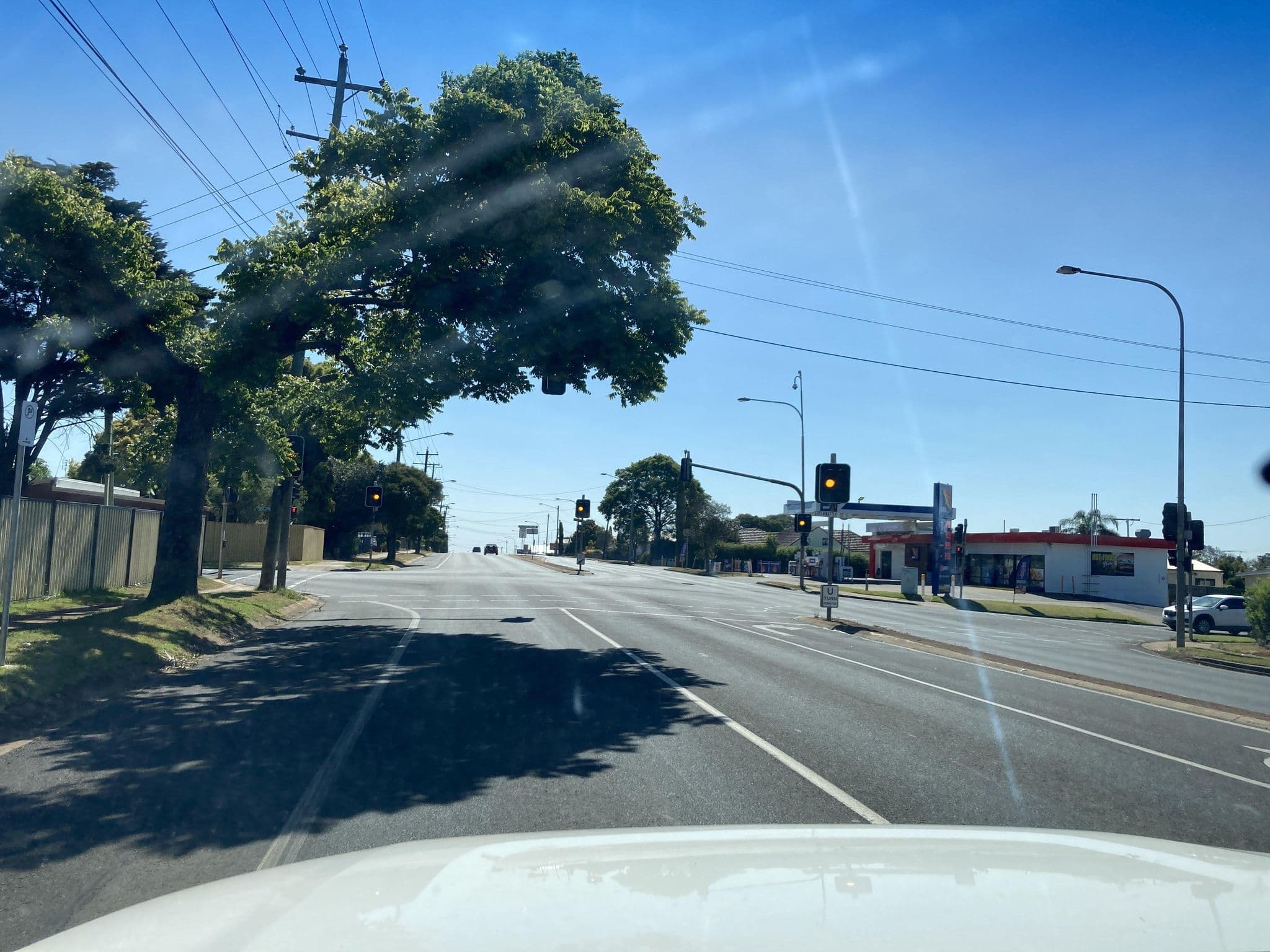 Street view near Flying Spur Motel, Wilsonton — © Tristo (CC BY-SA · Mapillary)