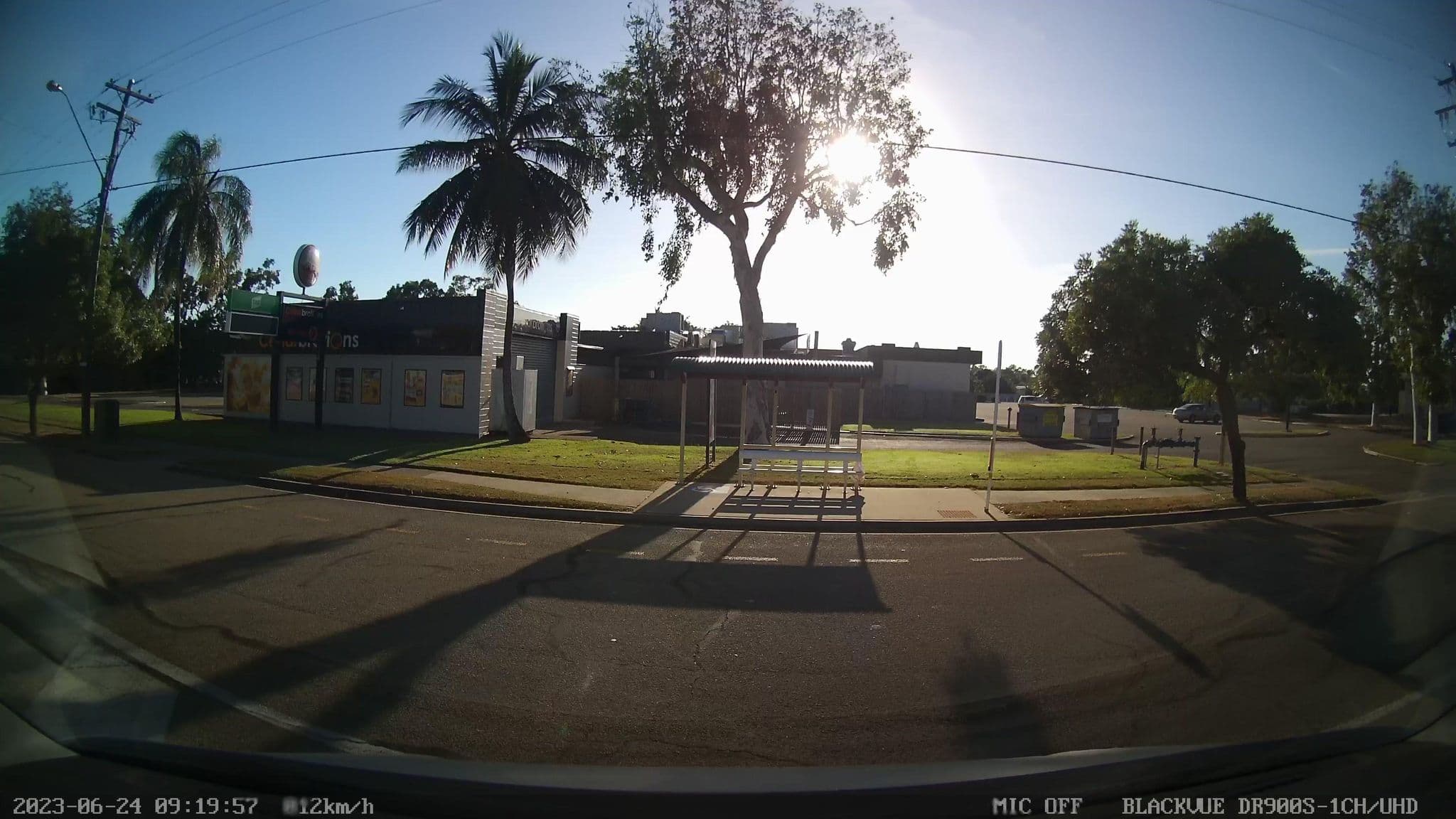Street view near Stuart Hotel Motel, Wulguru — © bob3bob3 (CC BY-SA · Mapillary)