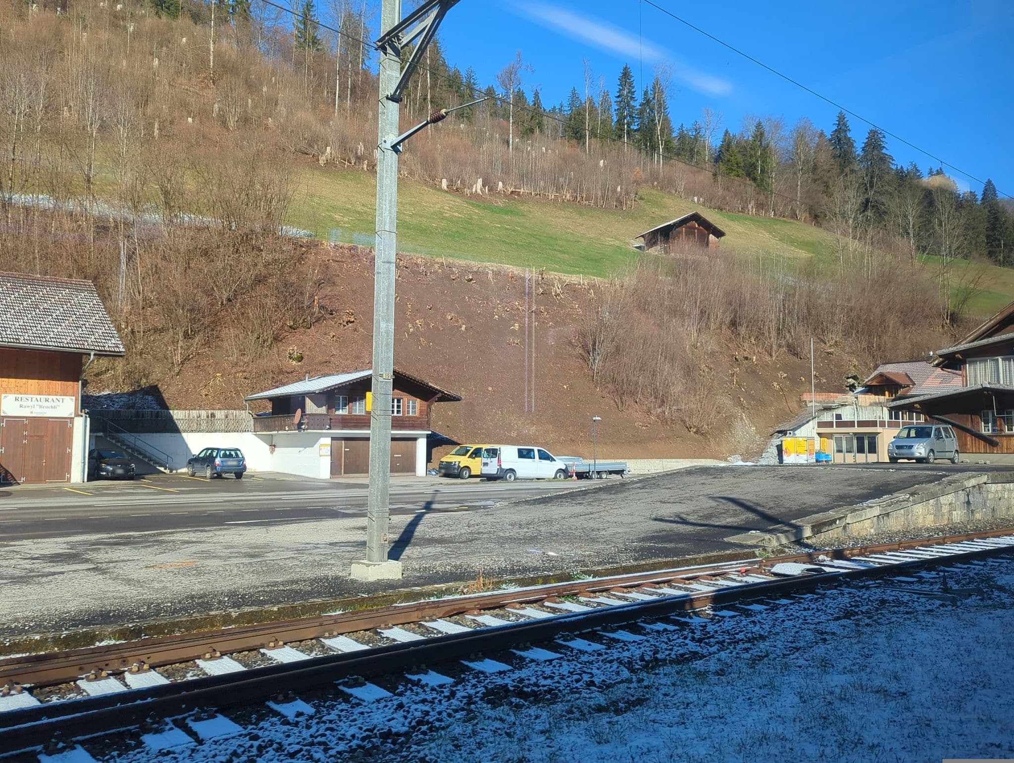 Street view near Rawyl, Boltigen — © oeschinen (CC BY-SA · Mapillary)
