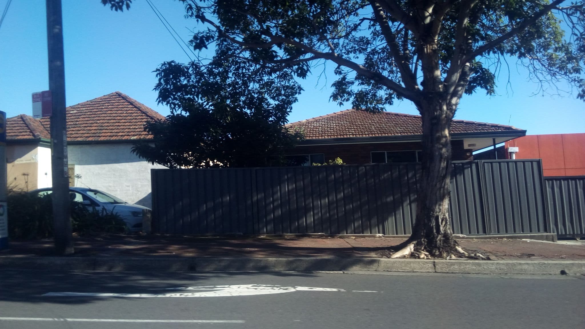 Street view near Cringila Village Inn, Cringila — © ozflor (CC BY-SA · Mapillary)