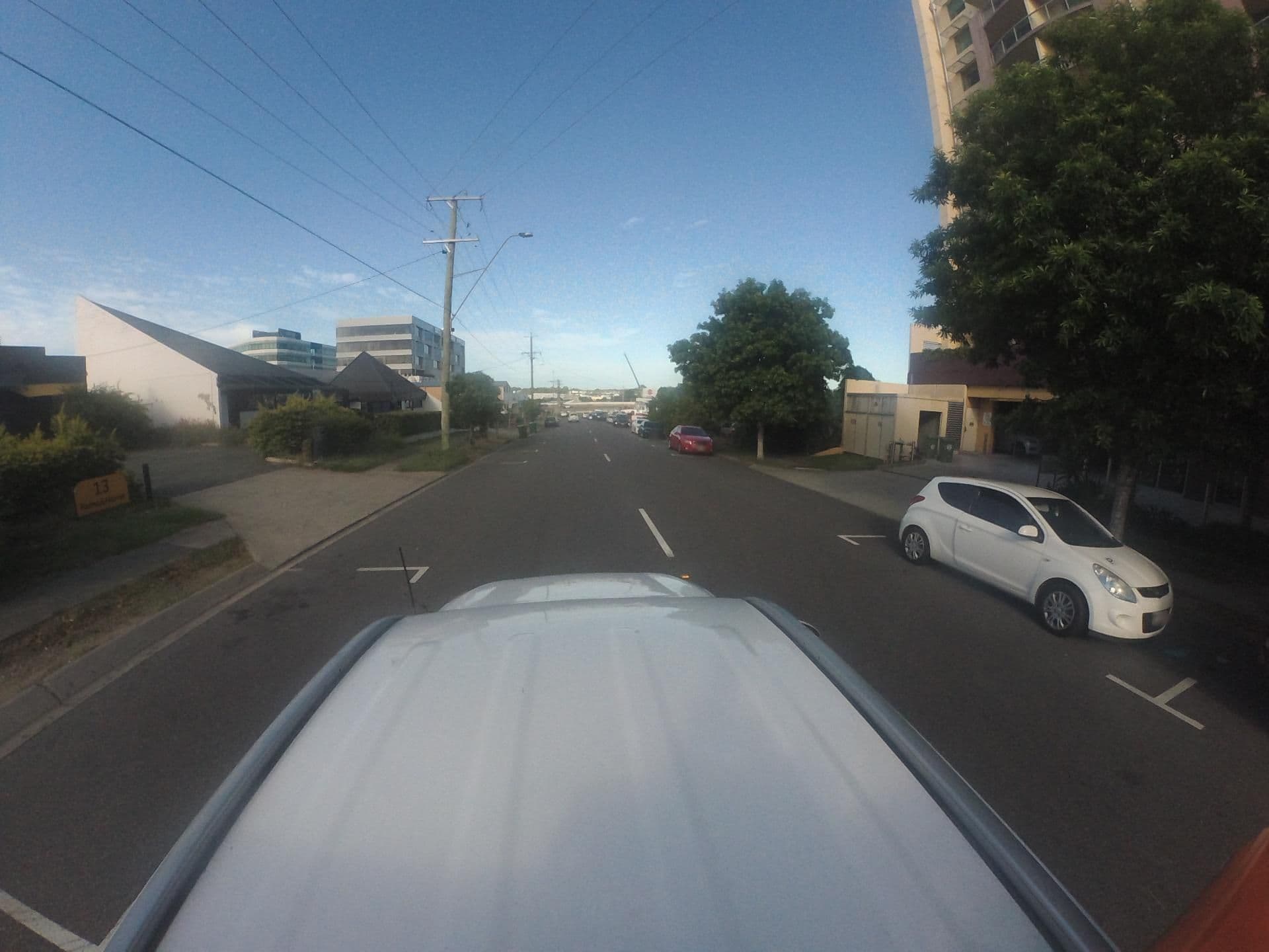 Street view near Hotel Gloria Springwood, Springwood — © eechingng (CC BY-SA · Mapillary)