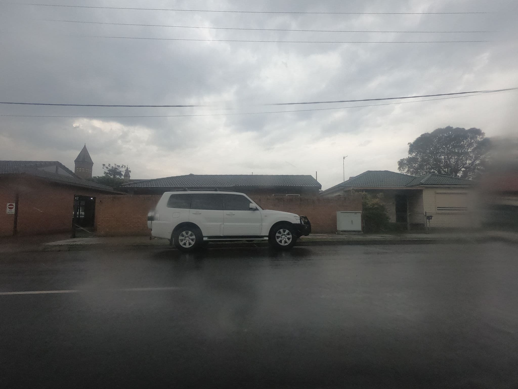 Street view near Elsinor Motor Lodge, Kanahooka — © ozflor (CC BY-SA · Mapillary)