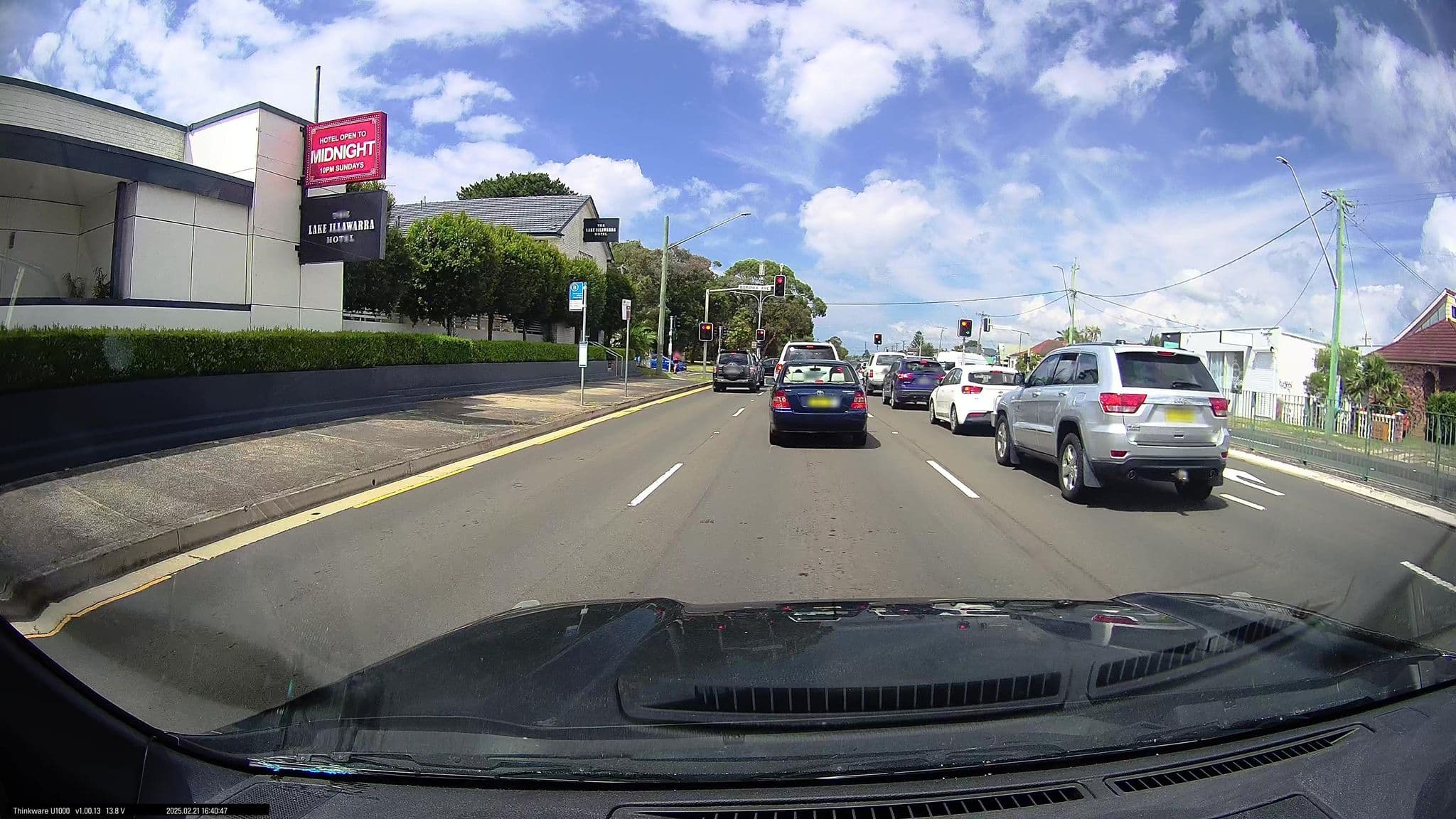 Street view near Lake Illawarra Hotel, Windang — © maxim752 (CC BY-SA · Mapillary)