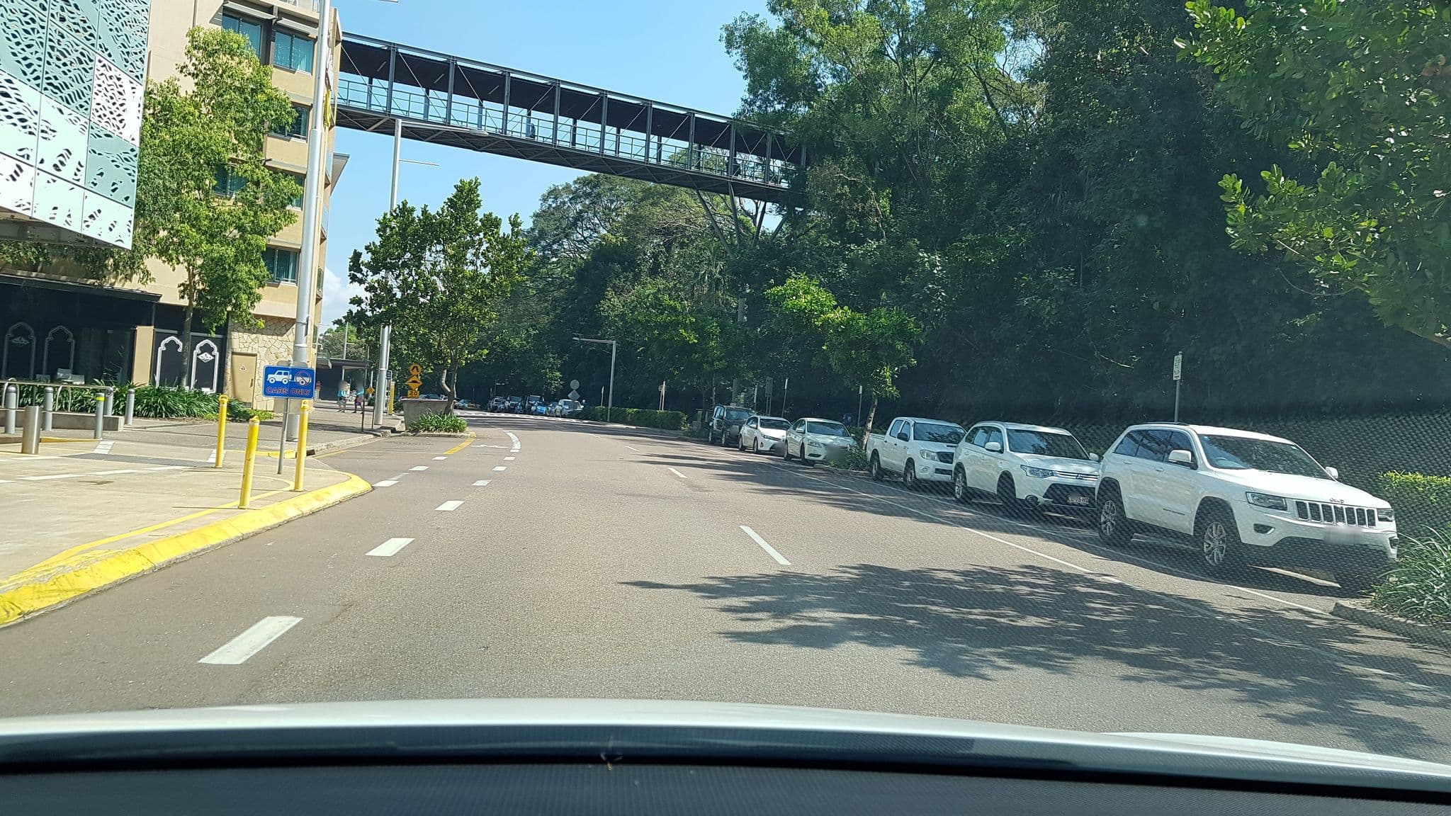 Street view near Vibe Hotel Darwin Waterfront, Darwin — © outbacktesla (CC BY-SA · Mapillary)