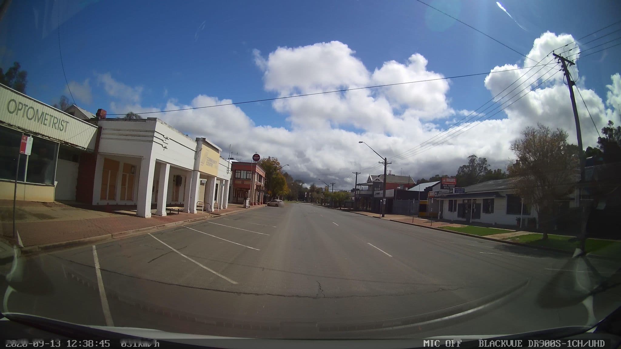 Street view near Coach House Hotel Motel, Deniliquin — © bob3bob3 (CC BY-SA · Mapillary)