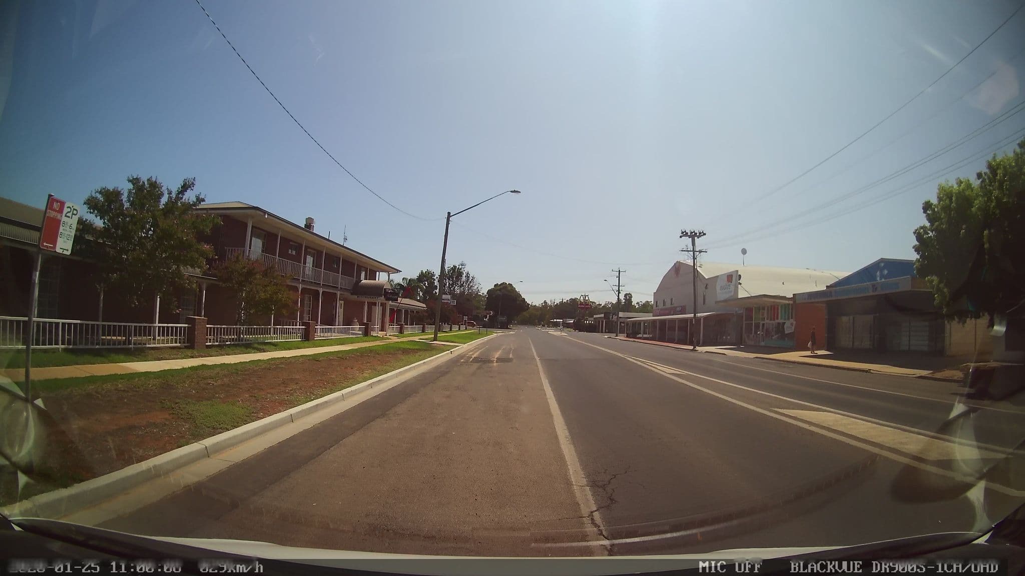 Street view near Centrepoint Motel Deniliquin, Deniliquin — © bob3bob3 (CC BY-SA · Mapillary)