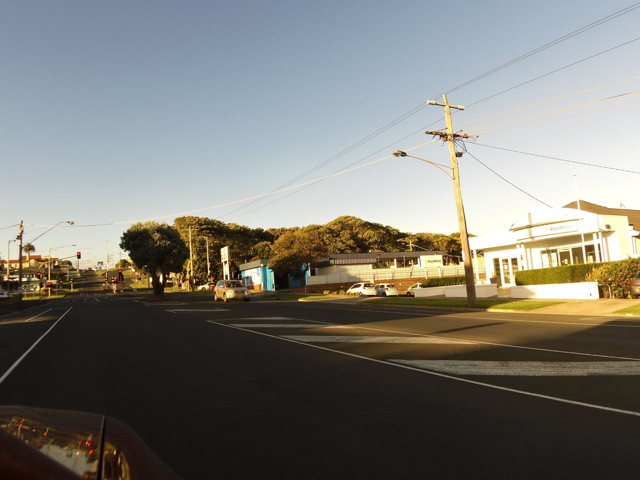 Street view near Waves Motel and Apartments formerly Comfort Inn Warrnambool International, Warrnambool — © skillsy (CC BY-SA · Mapillary)