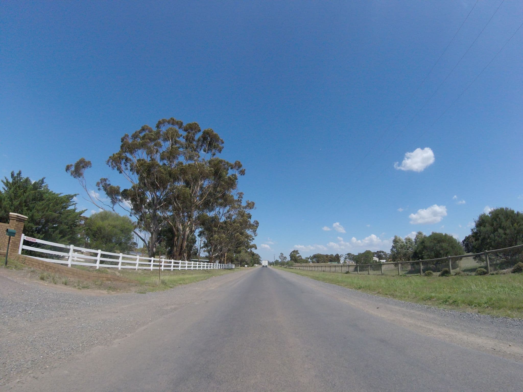 Street view near Melbourne Farm Stay, Diggers Rest — © r33za (CC BY-SA · Mapillary)